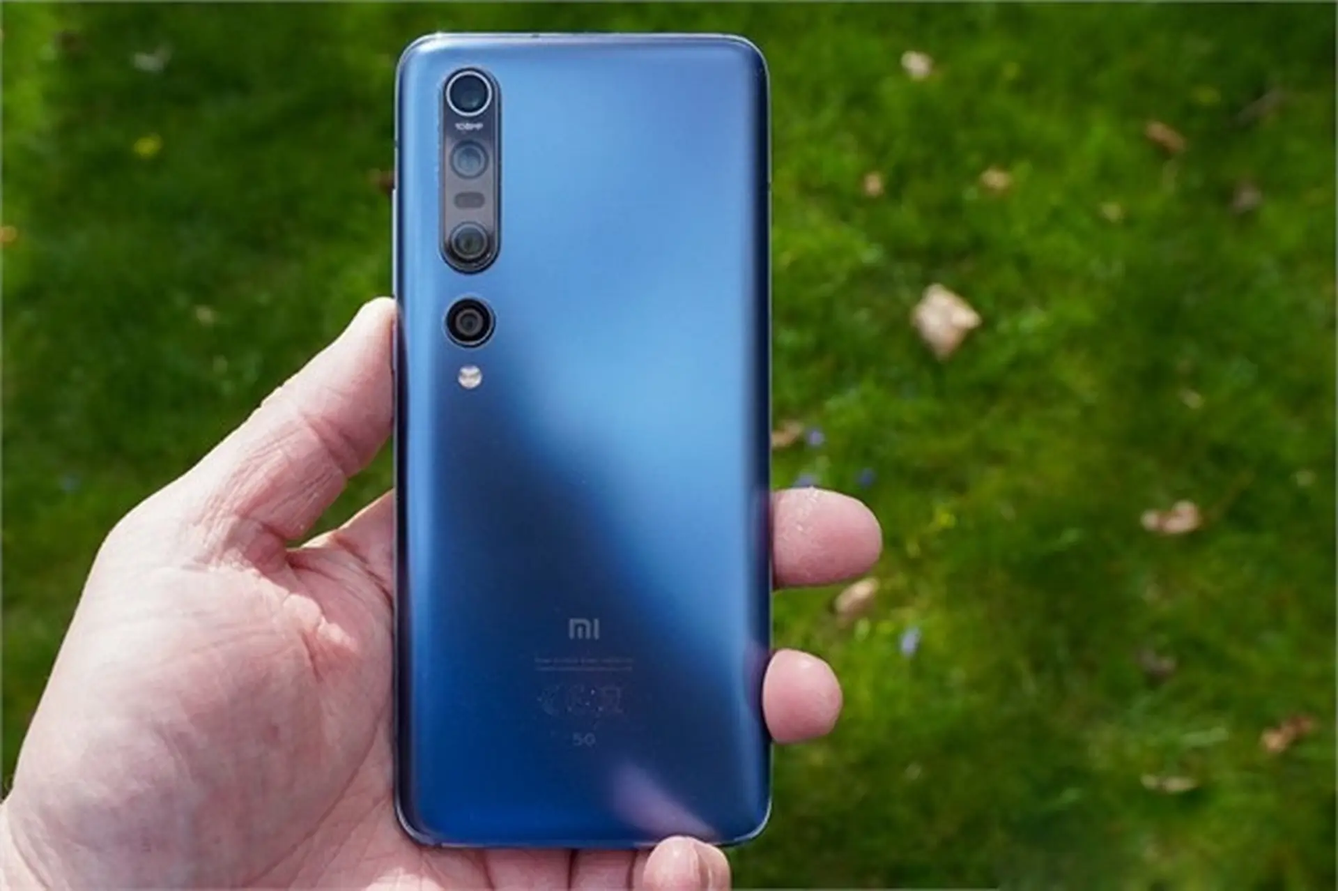 Đánh đổi quyền riêng tư để sở hữu một chiếc smartphone giá rẻ liệu có đáng?