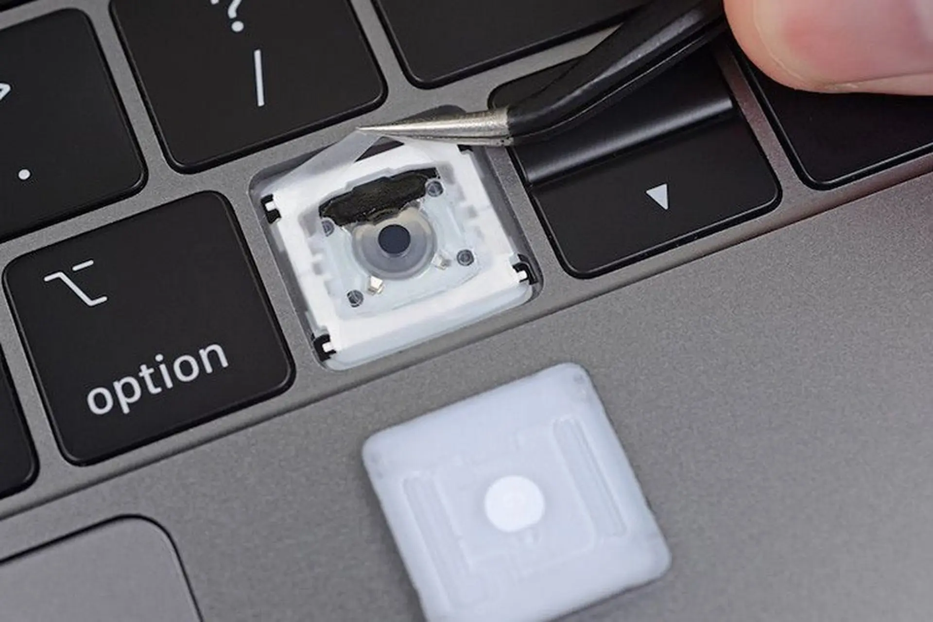 Tạm biệt bàn phím cánh bướm, Apple chuyển qua sử dụng Magic Keyboard trên toàn bộ MacBook mới