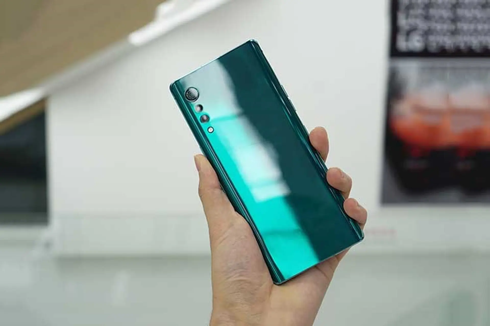 Trên tay LG Velvet: Khi LG bắt đầu theo kịp xu hướng thiết kế