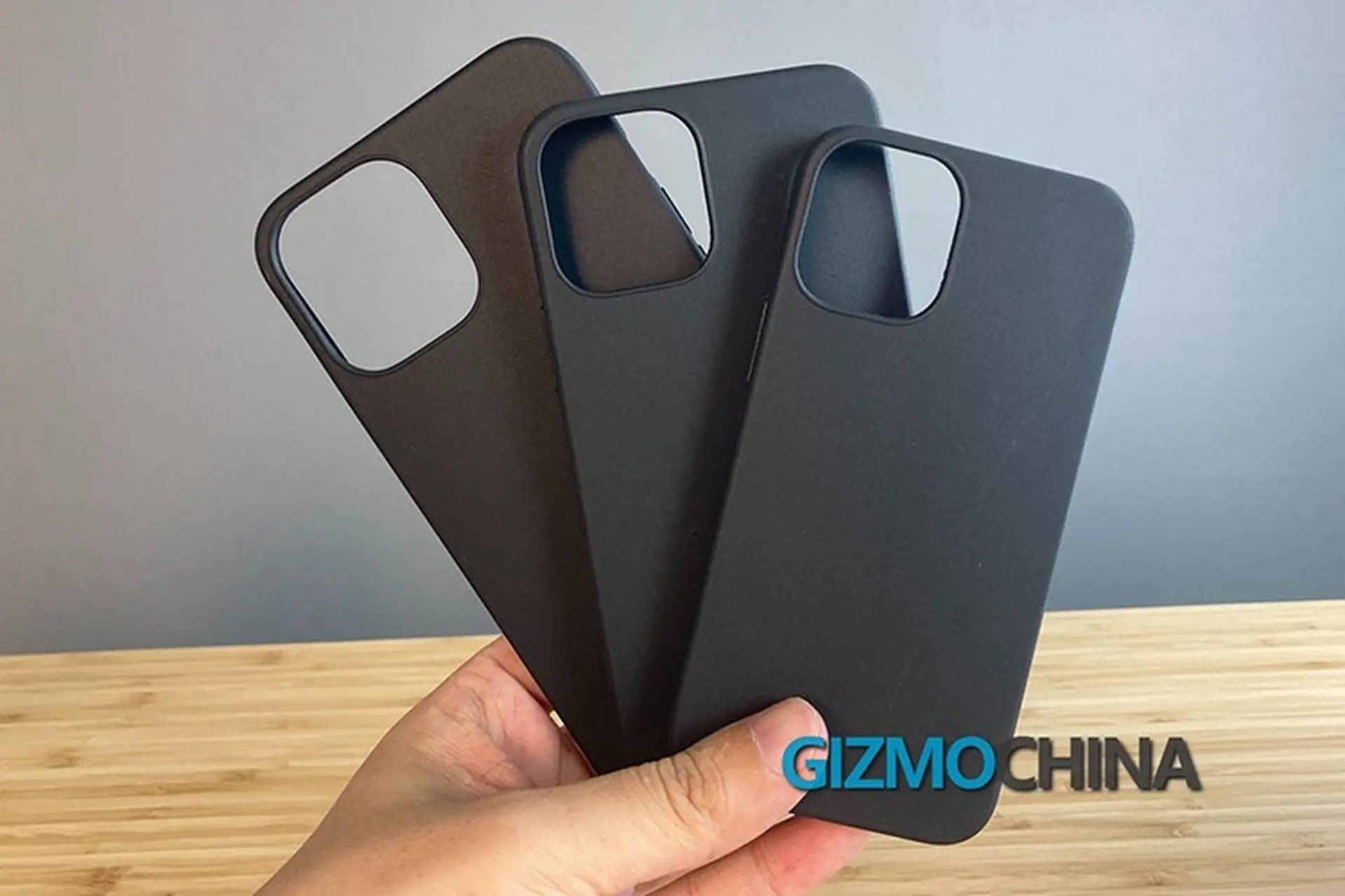 Rò rỉ hình ảnh ốp lưng iPhone 12 series, xác nhận có 3 kích thước khác nhau