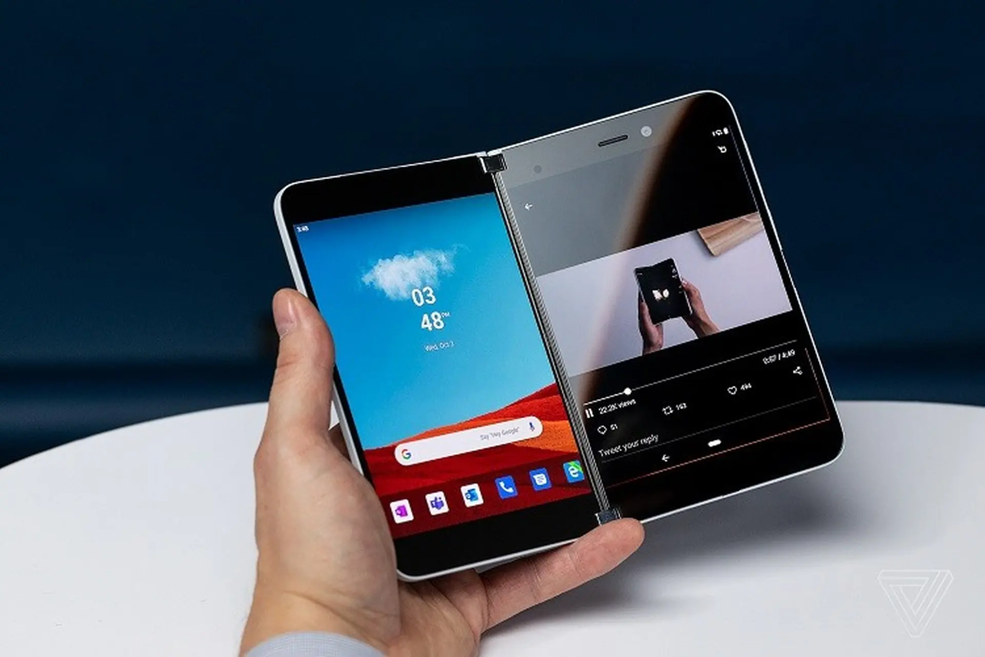 Surface Duo sẽ sớm được cập nhật lên Android 11 sau khi ra mắt