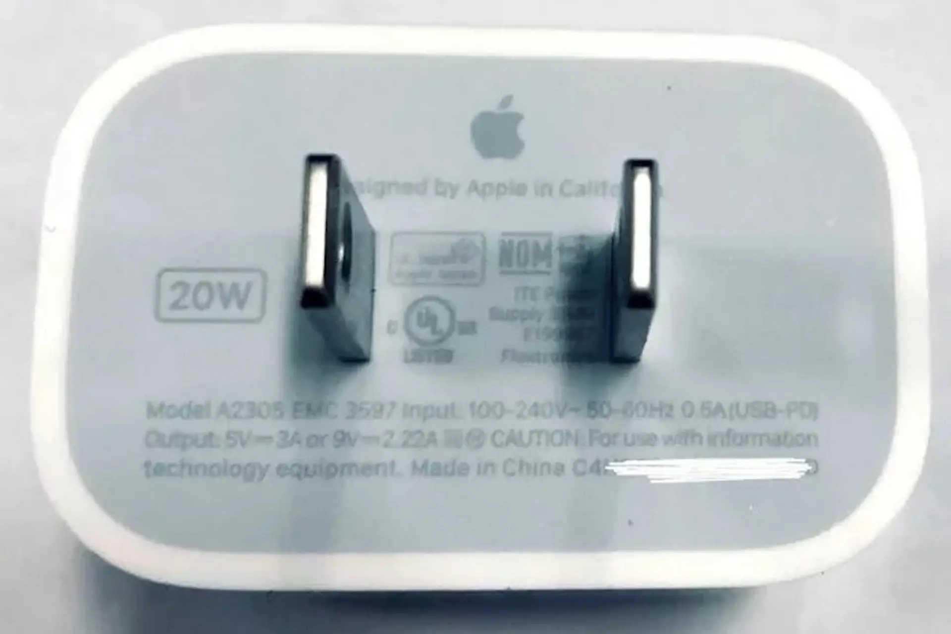 Apple có thể bán ra iPhone 12 với cục sạc 20W mới