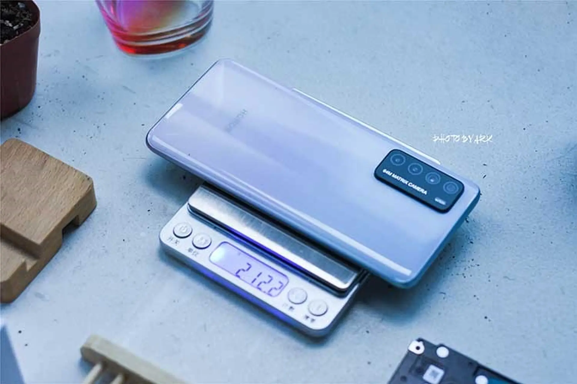 Trên tay Honor Play4: Chip Dimensity 800, màn LCD, 4 camera 64MP, giá chưa tới 6 triệu đồng