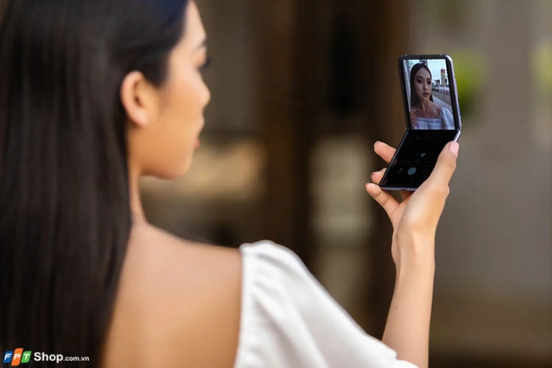 Samsung Galaxy Z Flip chính thức nhận bản vá Android tháng 7/2020