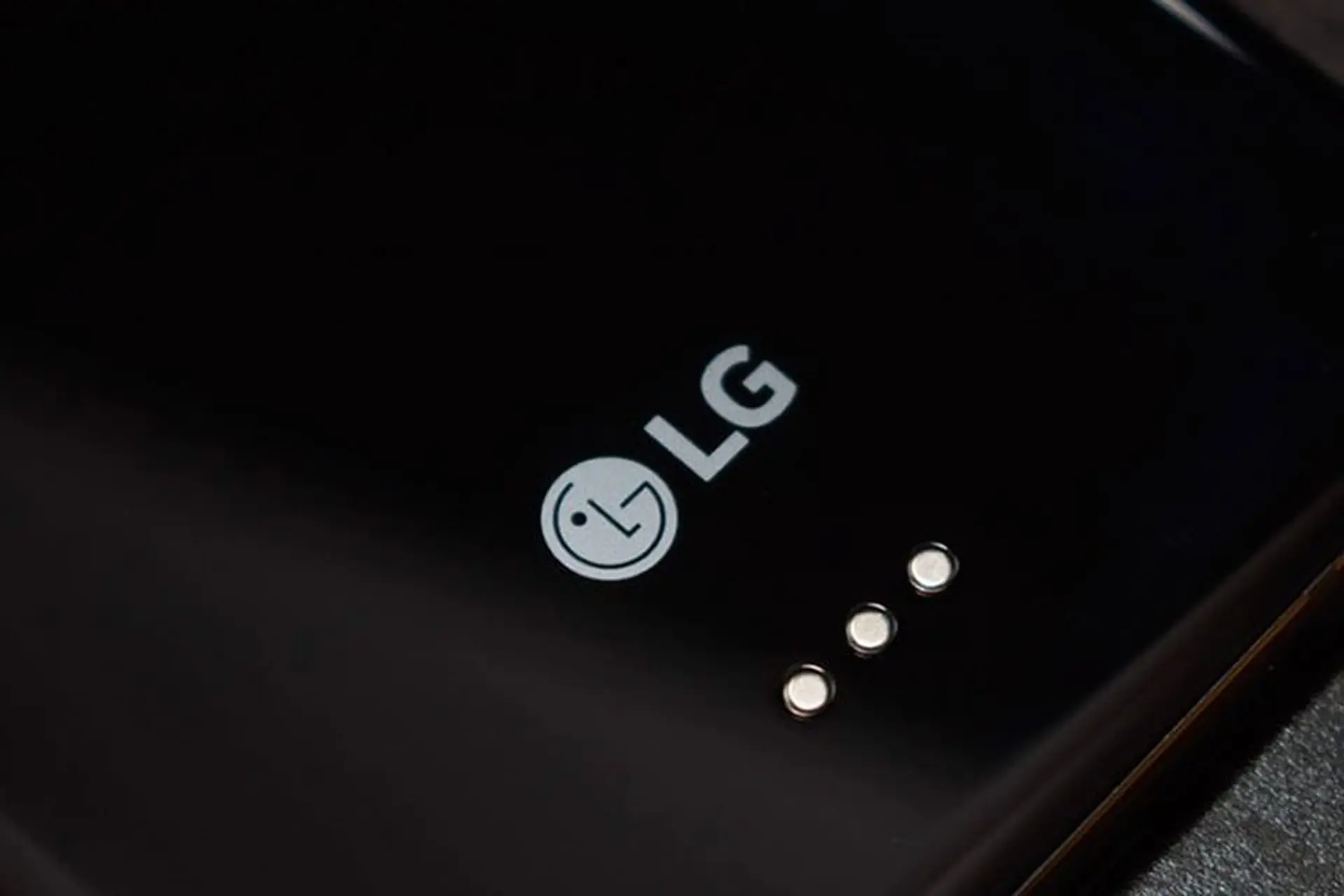 LG Q92 5G xuất hiện trong Google Play Console