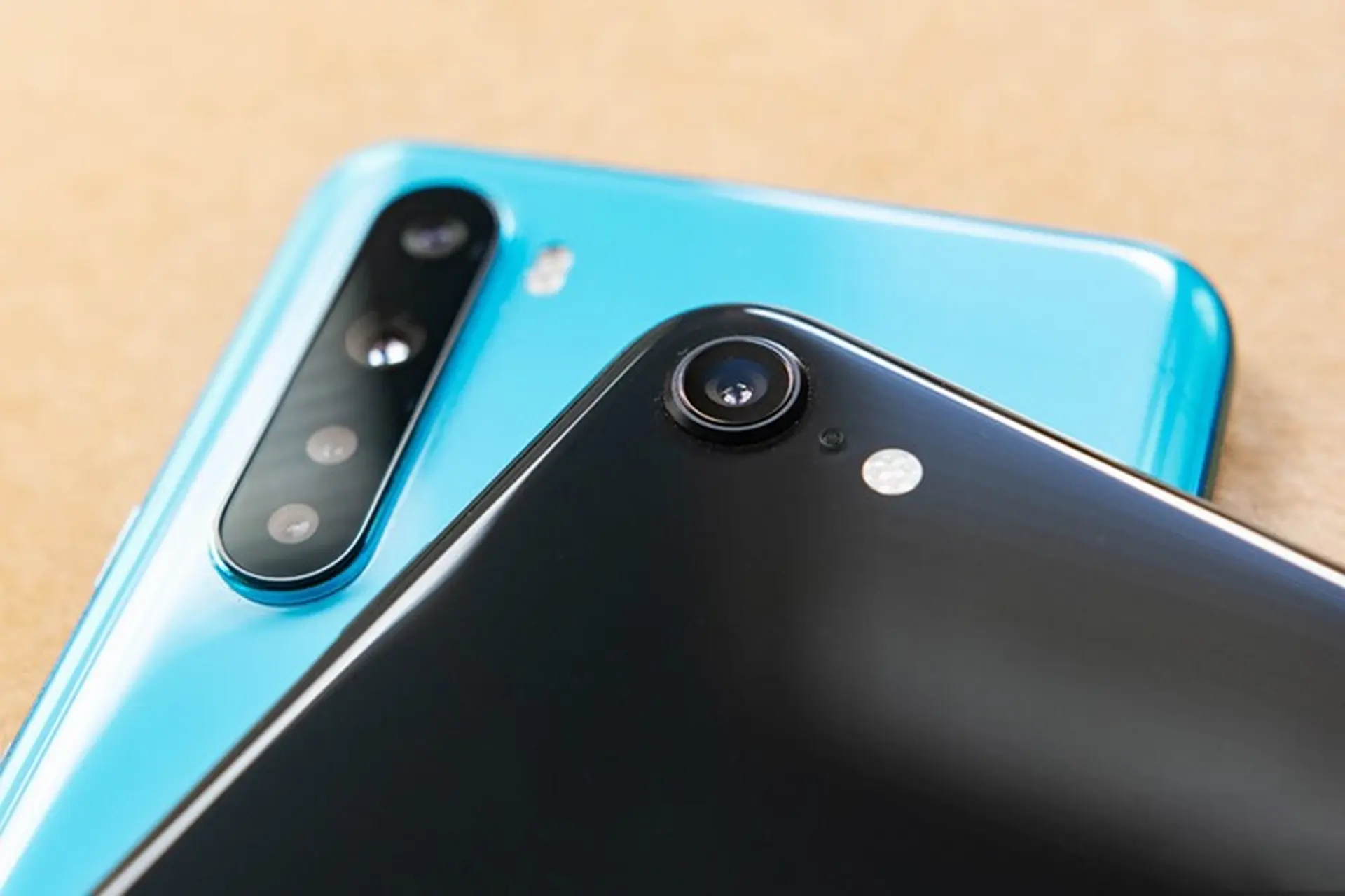 So sánh camera iPhone SE 2020 và OnePlus Nord: Mèo nào cắn mỉu nào?