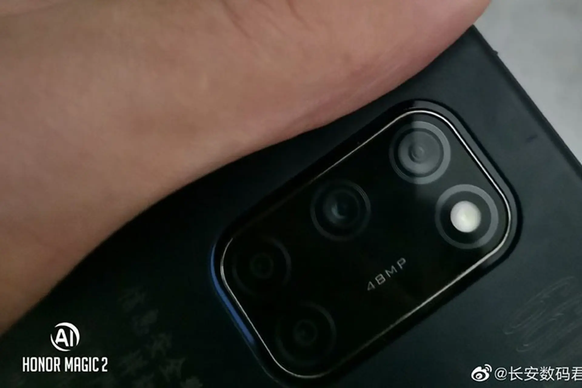 Smartphone "lạ" của Huawei/ Honor bất ngờ lộ diện với hệ thống 4 camera sau