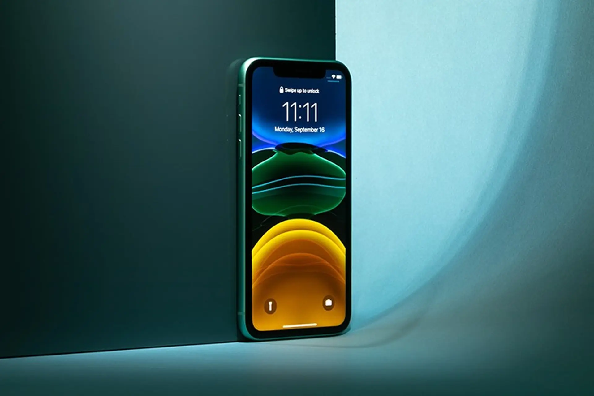 Nikkei: iPhone 12 series sẽ có màn hình OLED, không được tặng kèm củ sạc và tai nghe