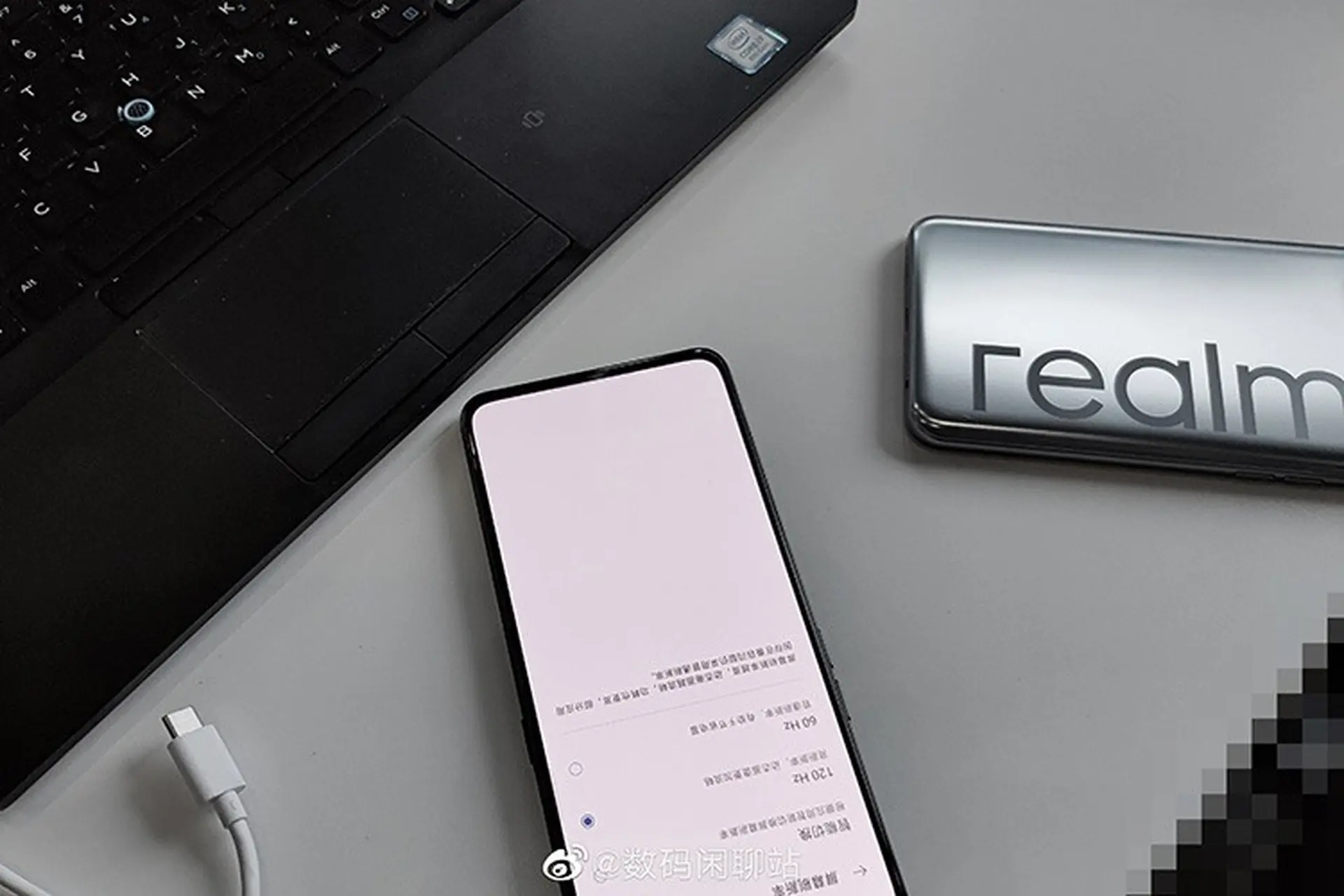 Realme X3 Pro được xác nhận có màn hình 120Hz trong hình ảnh thực tế