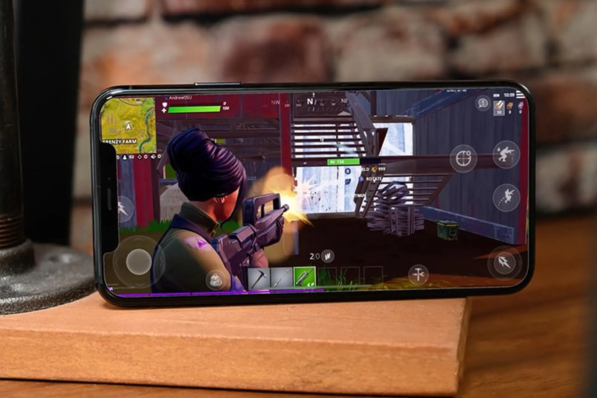 iPhone và iPad cài sẵn Fortnite đang được rao bán với giá hàng trăm triệu đồng