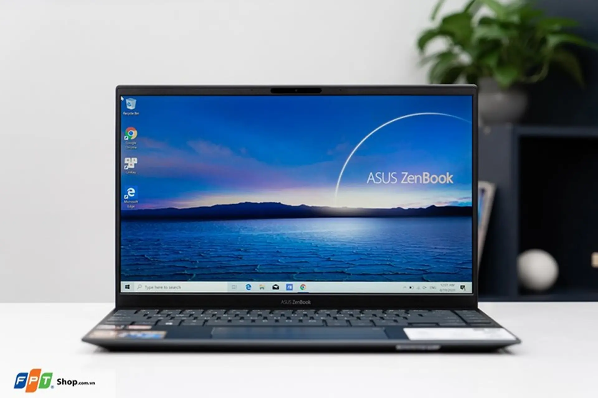 ASUS ZenBook 14 UM425IA Tìm hiểu Asus ZenBook UM425IA: Laptop 14