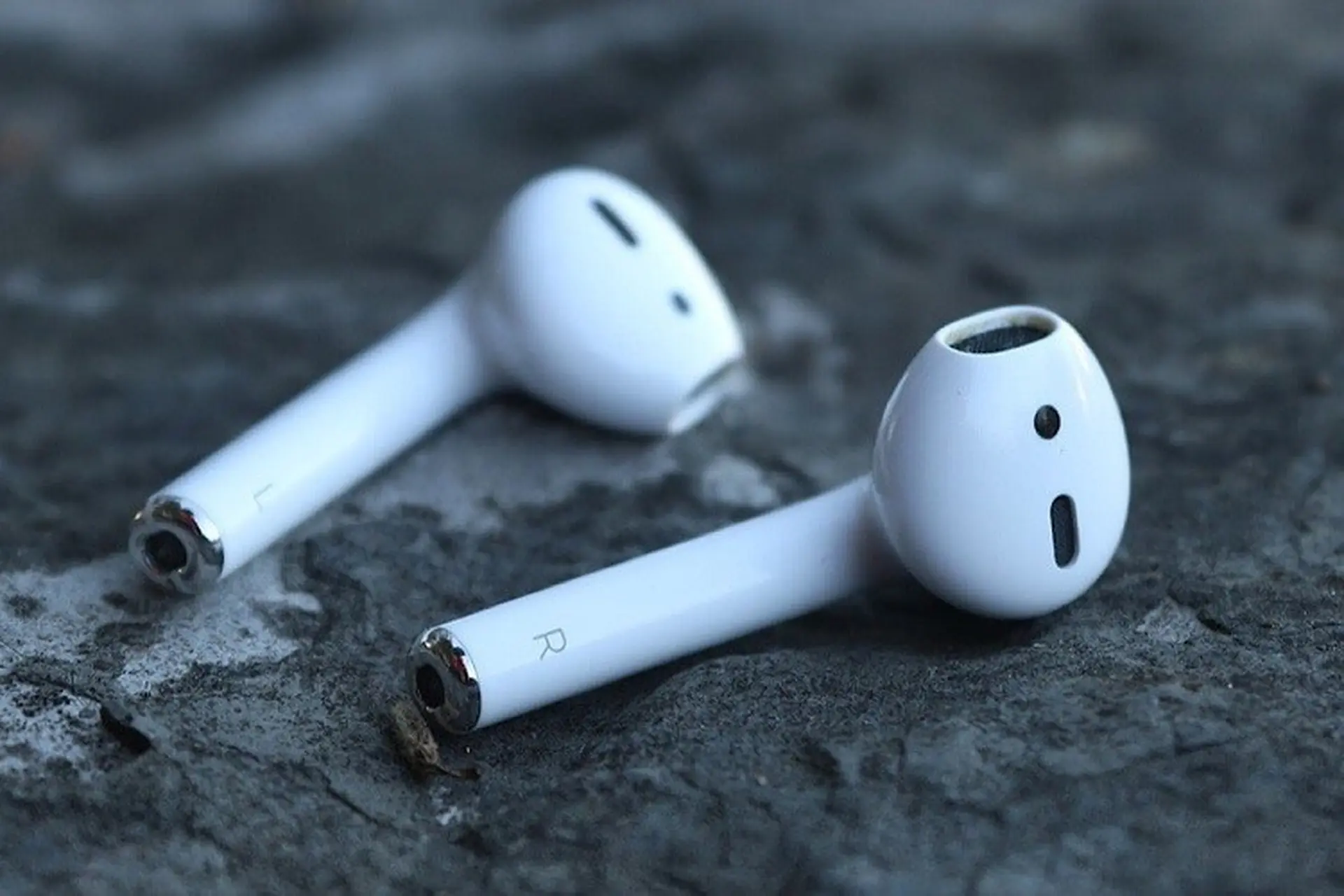 Cùng tìm hiểu về khả năng chống nước của AirPods và AirPods Pro 
