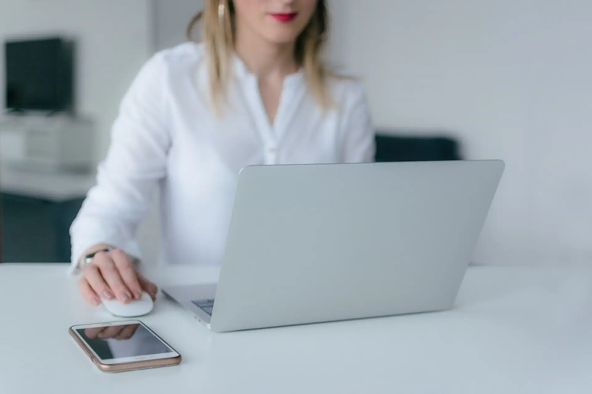 Sắp xếp hoặc phân loại dữ liệu bảng theo bảng chữ cái trong Keynote