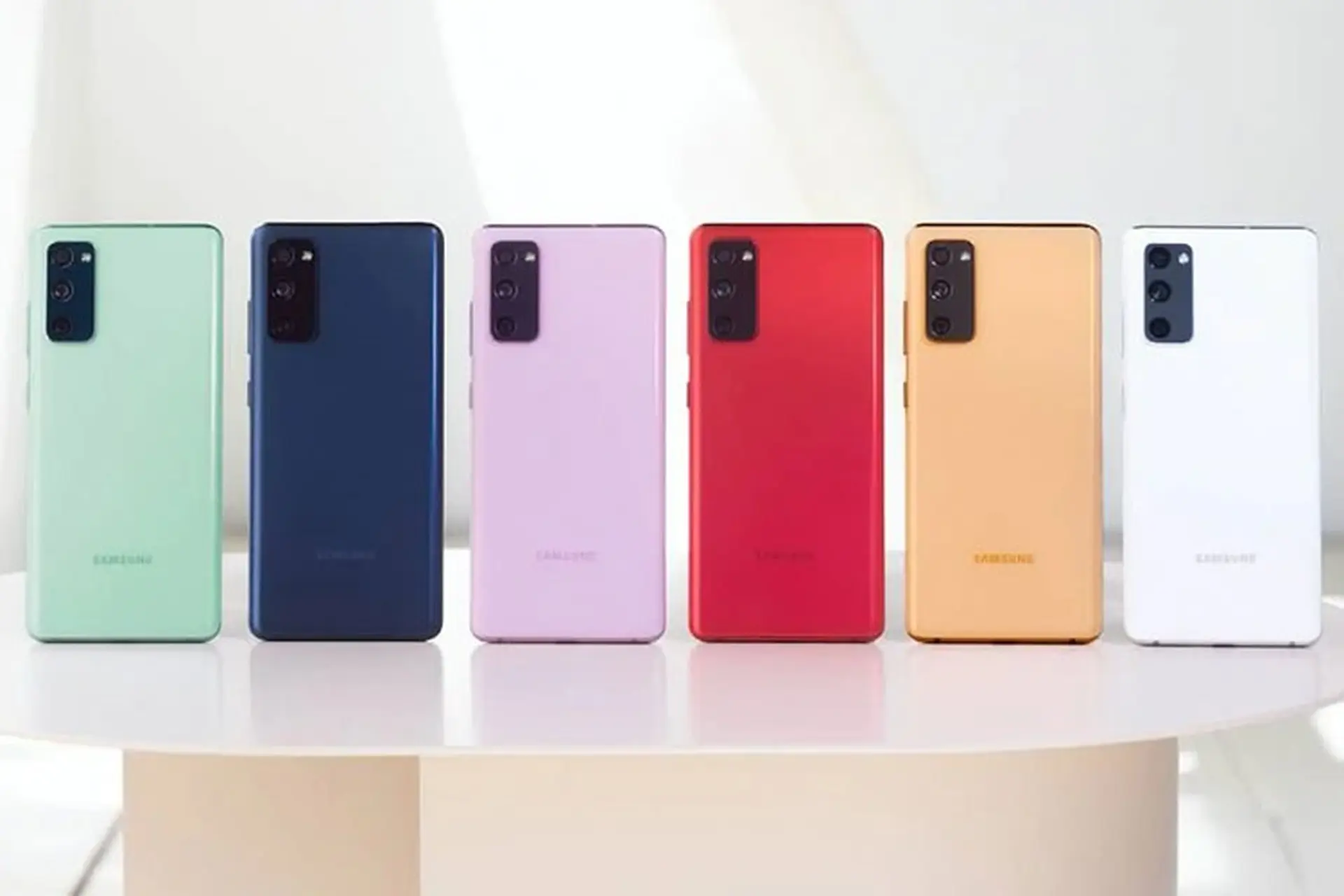 Samsung Galaxy S20 FE ra mắt với màn AMOLED 120Hz, chip Snapdragon 865, 6 tùy chọn màu, giá từ 699 USD