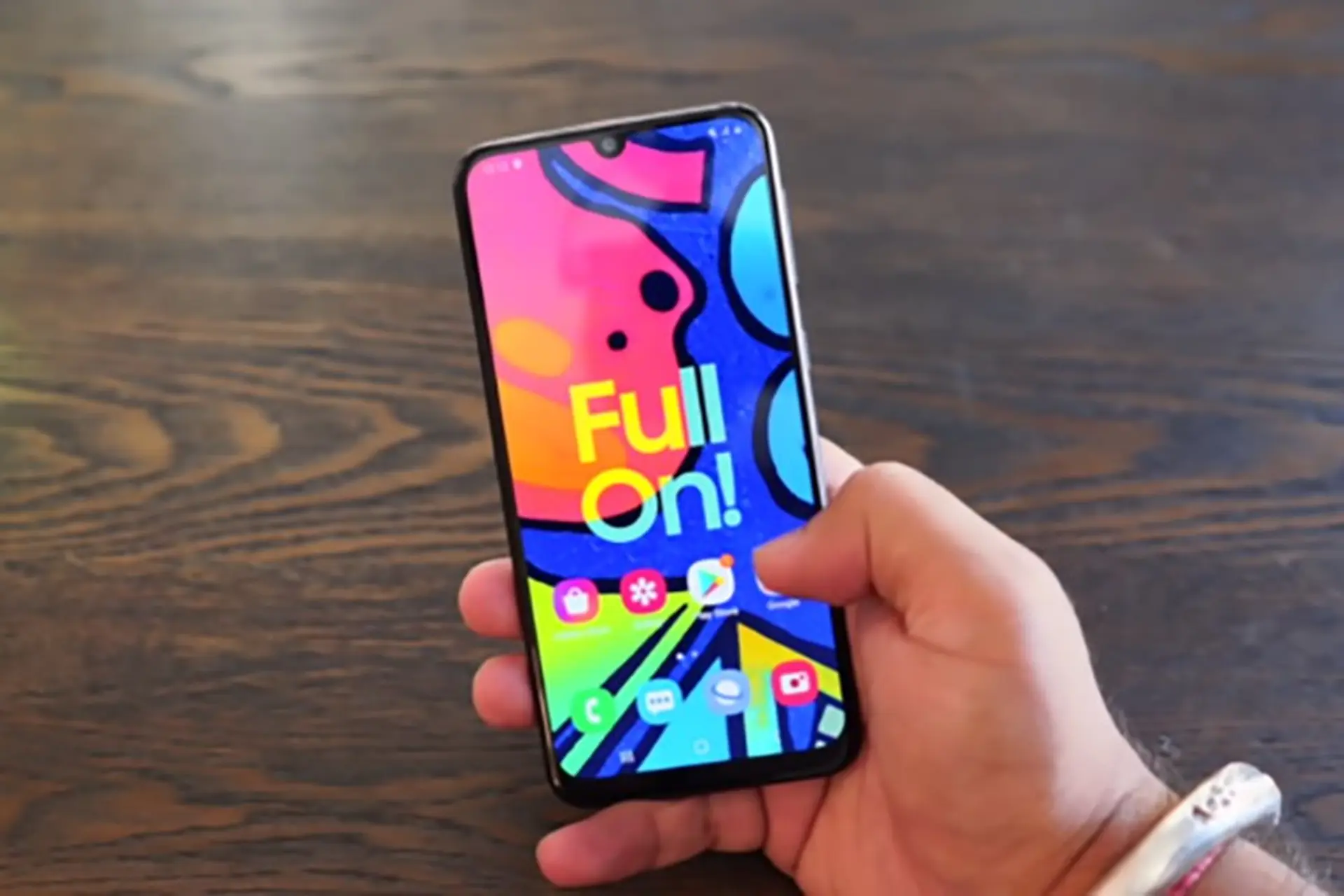 Samsung Galaxy F41 lộ video trên tay thực tế trước ngày ra mắt