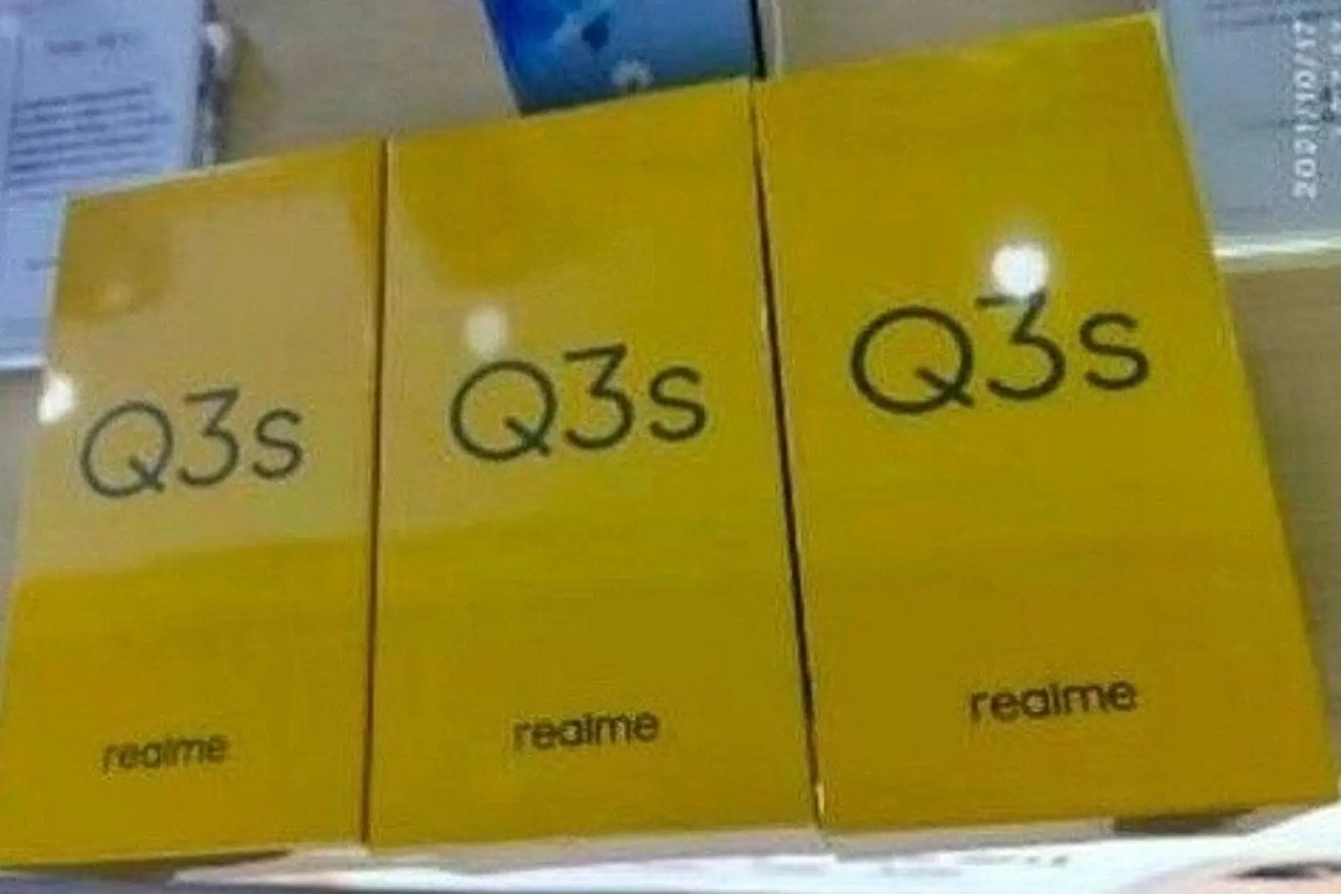 Rò rỉ hình ảnh hộp bán lẻ Realme Q3s trước ngày ra mắt chính thức