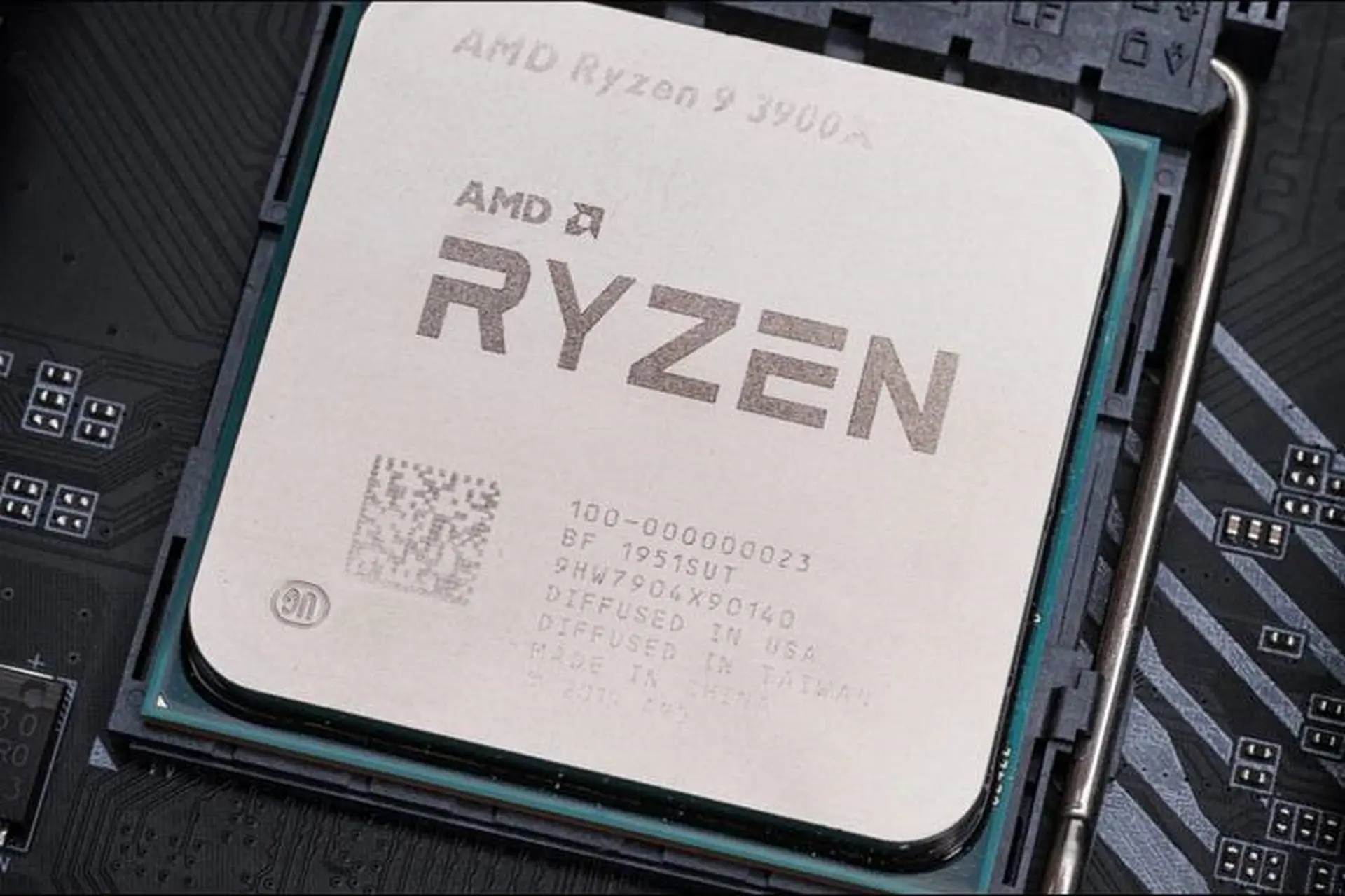 Máy tính dùng chip AMD đã có bản cập nhật sửa lỗi chạy chậm trên Windows 11