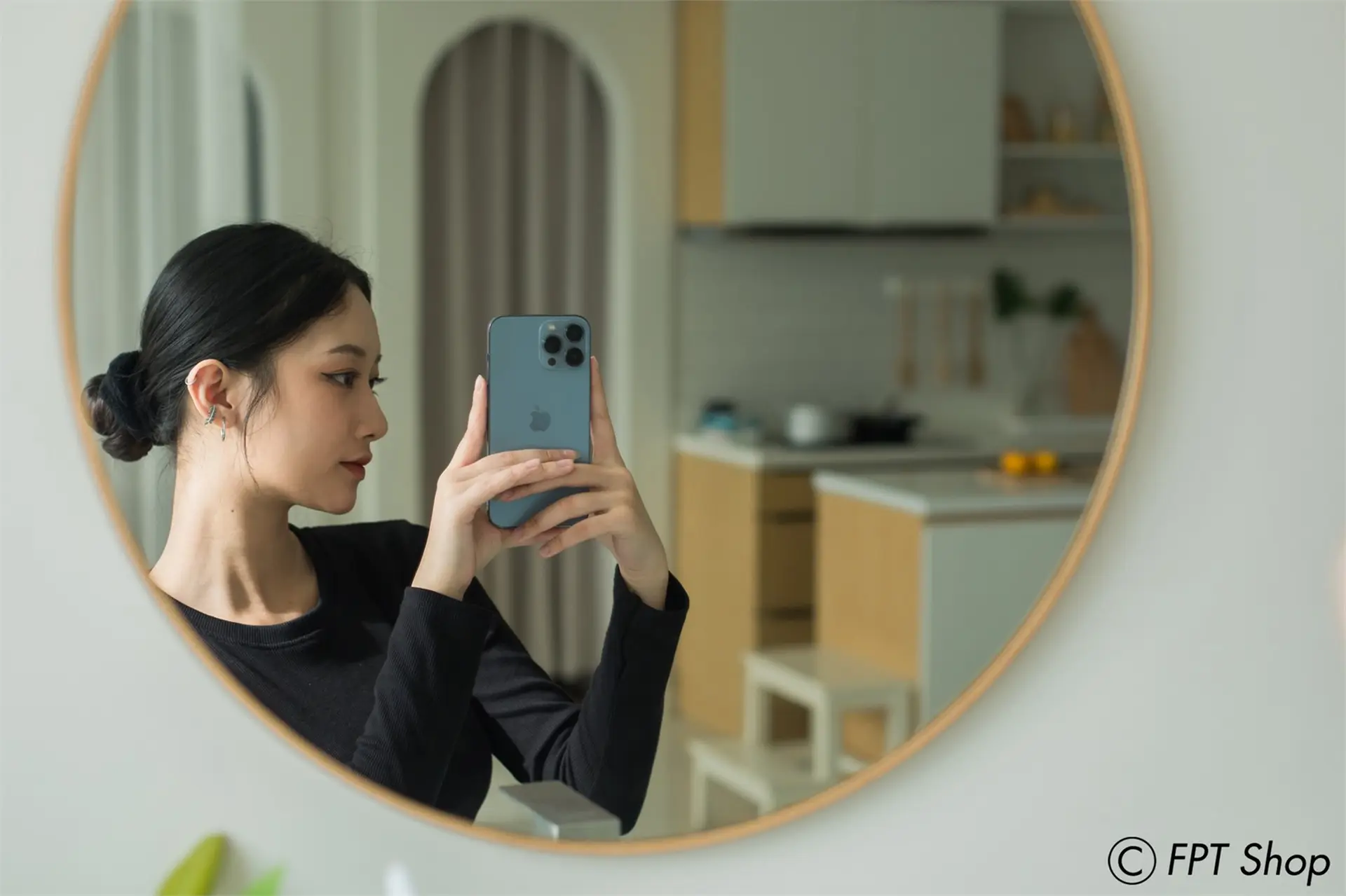 FPT Shop giảm 20% cho phụ kiện chính hãng khi mua kèm iPhone 13 Series hoặc kính cường lực iPhone 13 Series