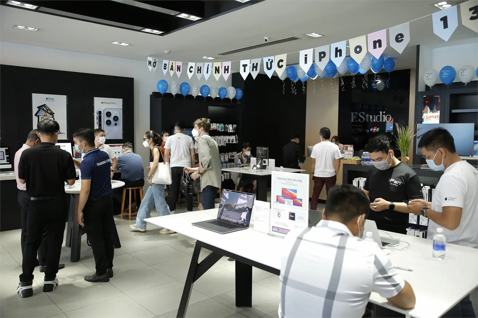 FPT Shop & F.Studio by FPT cung cấp hơn 80.000 iPhone 13 Series tại thị trường Việt Nam