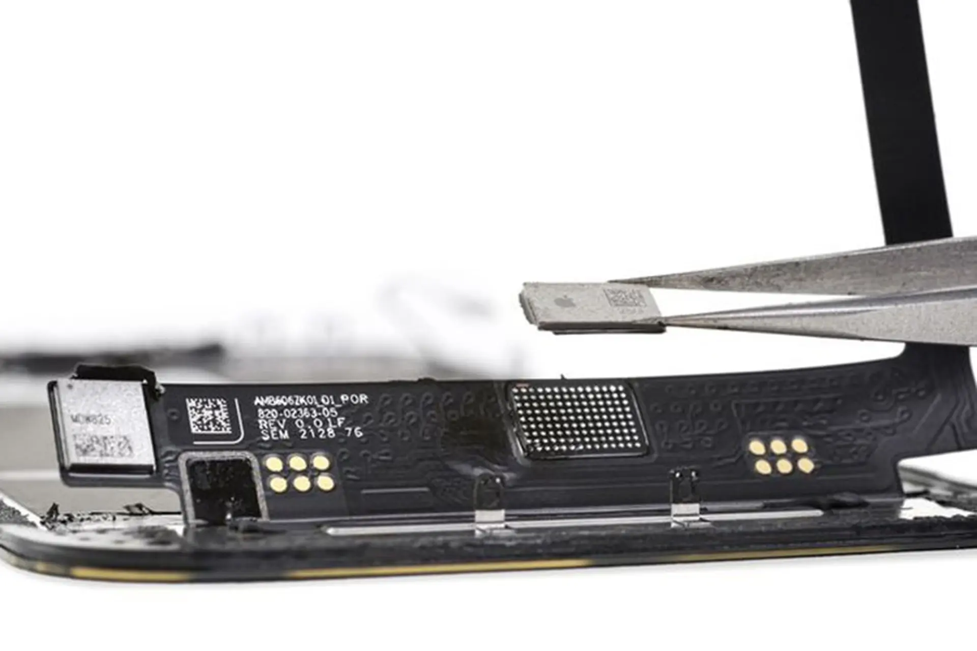 iFixit xác nhận iPhone 13 sẽ bị mất Face ID nếu thay màn hình không chính hãng