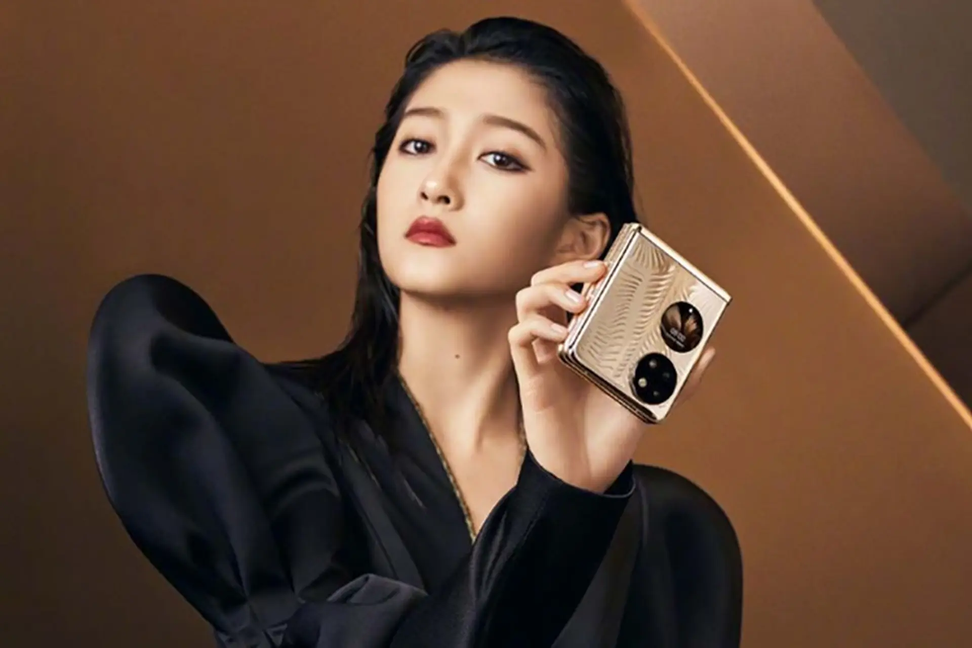 Smartphone màn hình gập Huawei P50 Pocket sắp ra mắt có gì thú vị?