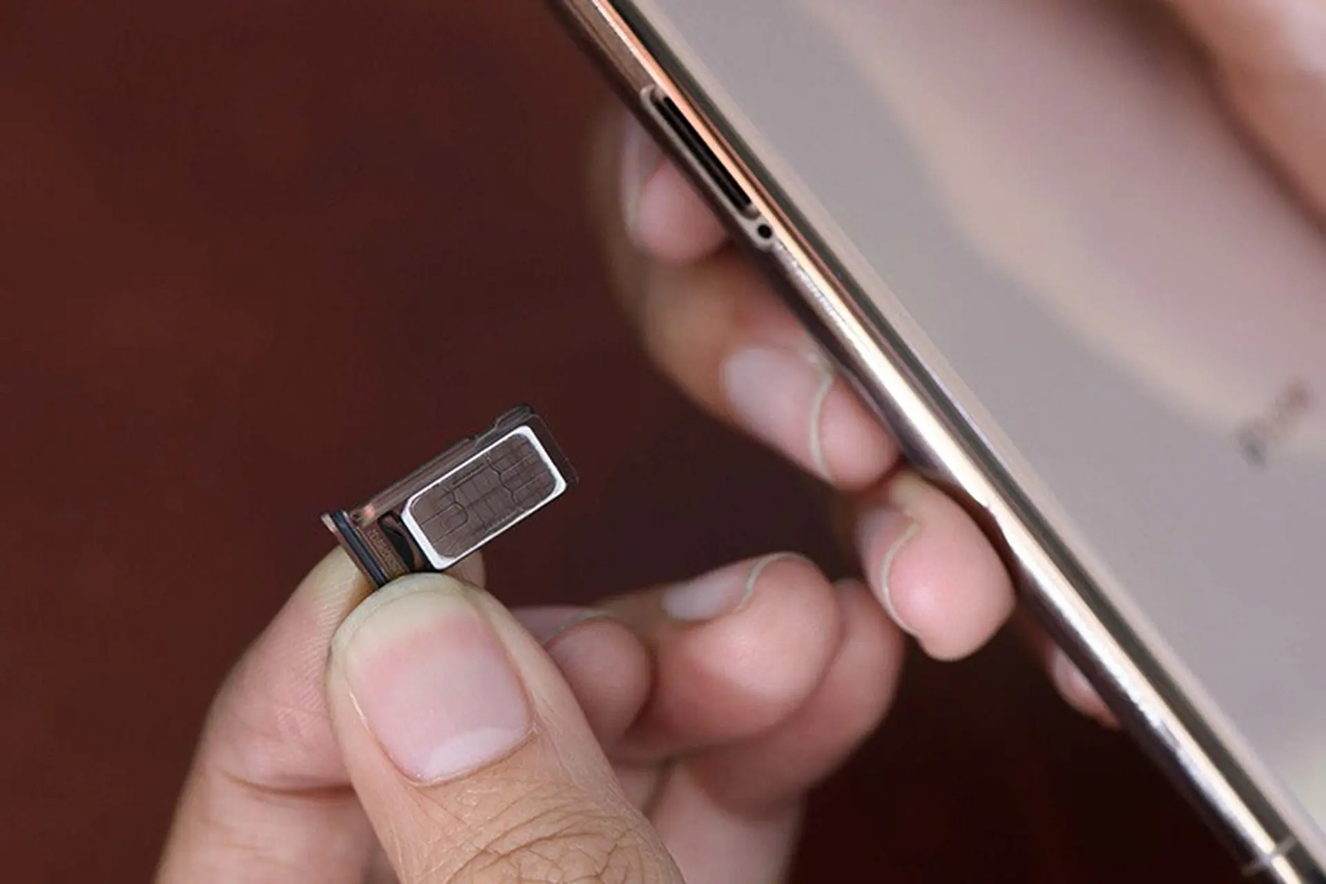 Apple có thể ra mắt dòng iPhone 14 Pro với thiết kế không có khe cắm SIM vật lý
