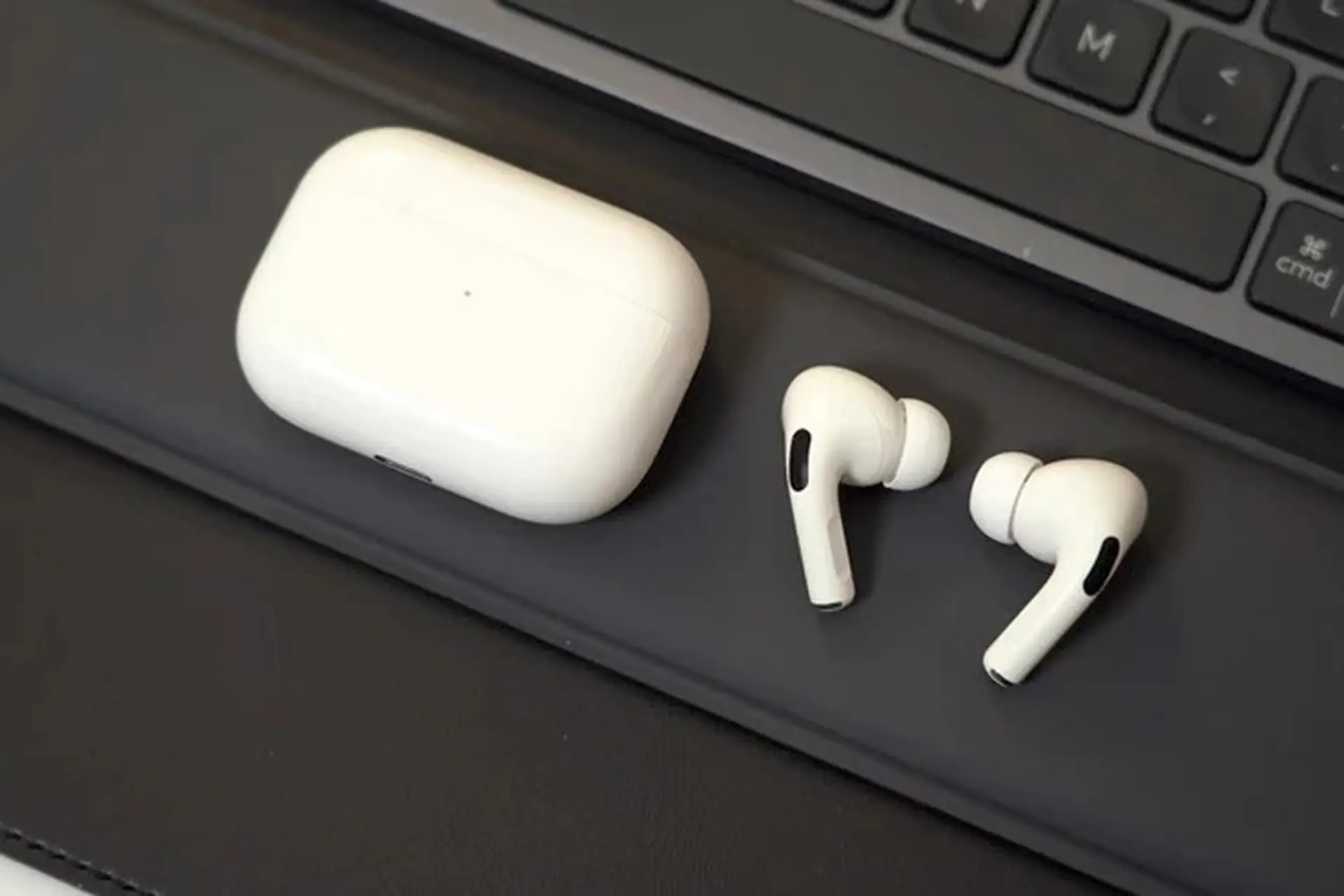 Tin đồn: Apple sẽ phát hành AirPods Pro 2 và iPhone SE thế hệ thứ ba vào tháng 4
