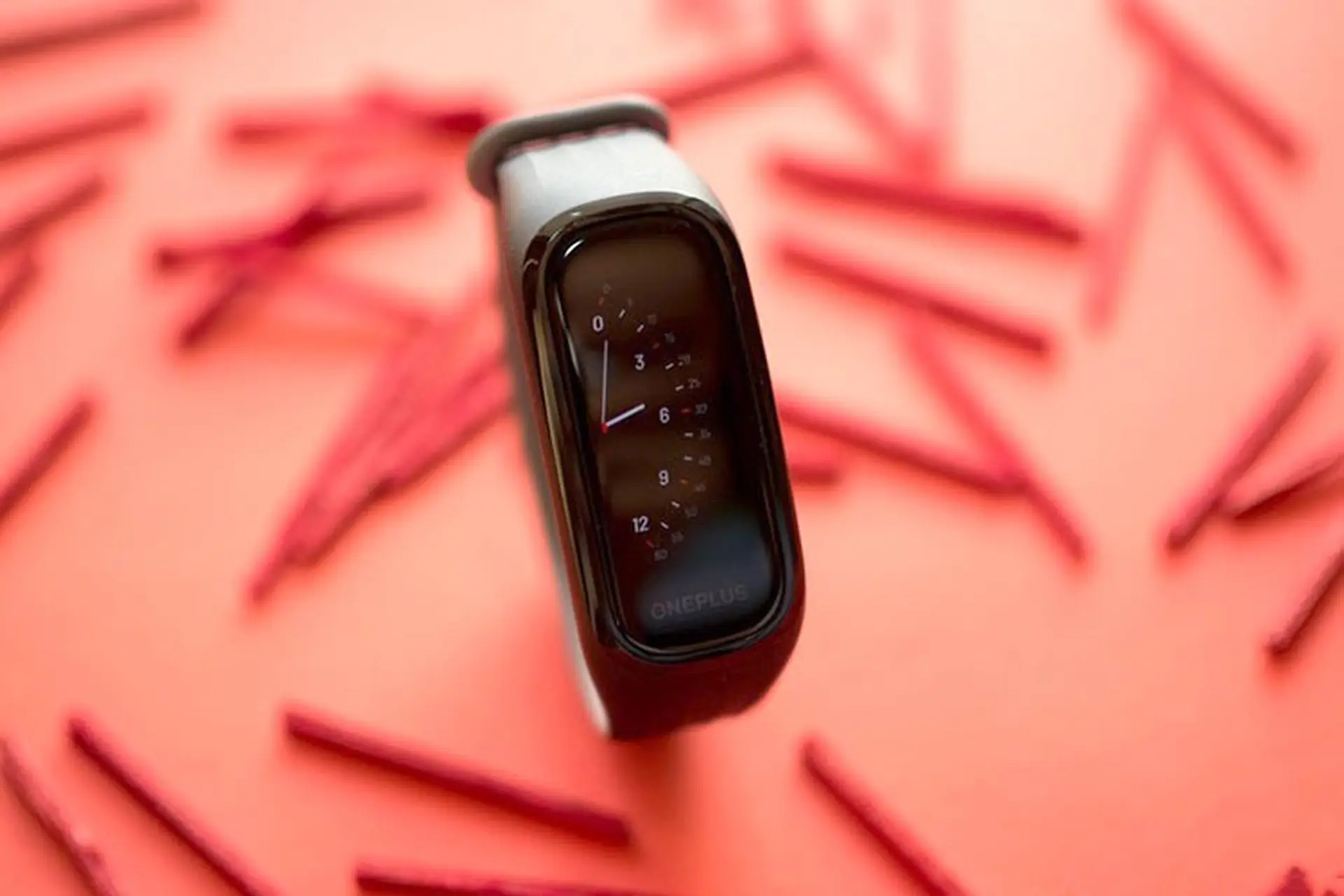 Trên tay OnePlus Band: Vẫn chưa phải đối thủ của Xiaomi Mi Band 5