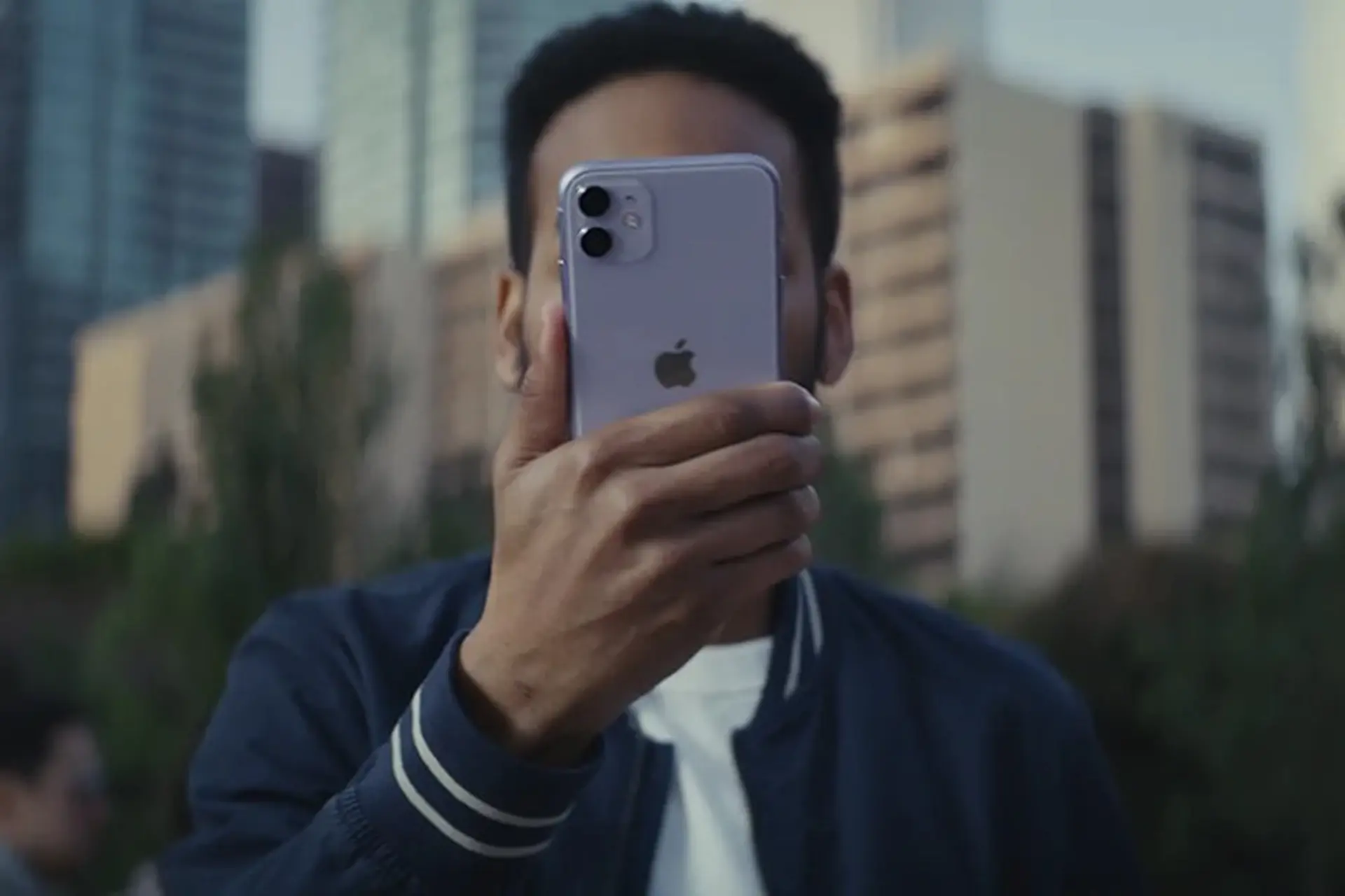 Apple quảng bá quyền riêng tư của iPhone và Apple Pay trong các quảng cáo mới
