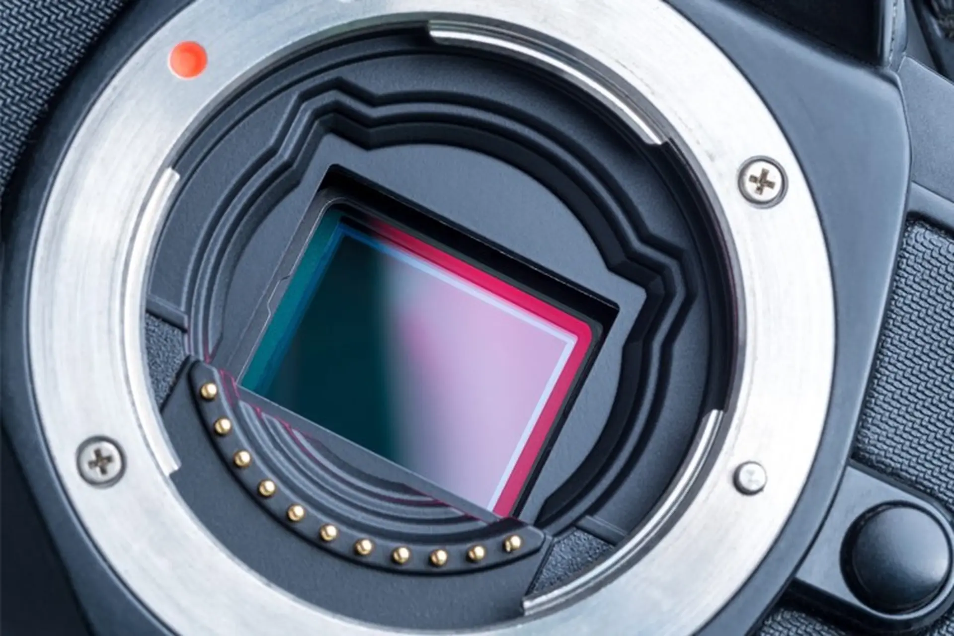 Cảm biến camera CCD là gì? Sự khác biệt của CCD và CMOS