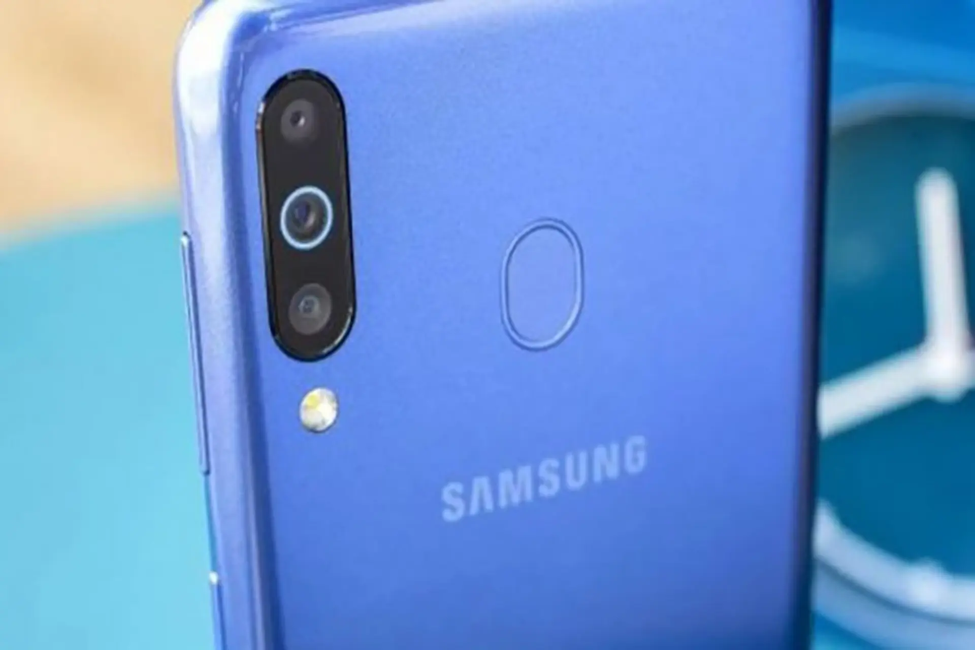 Tin đồn: Samsung đang phát triển smartphone có 3 camera selfie