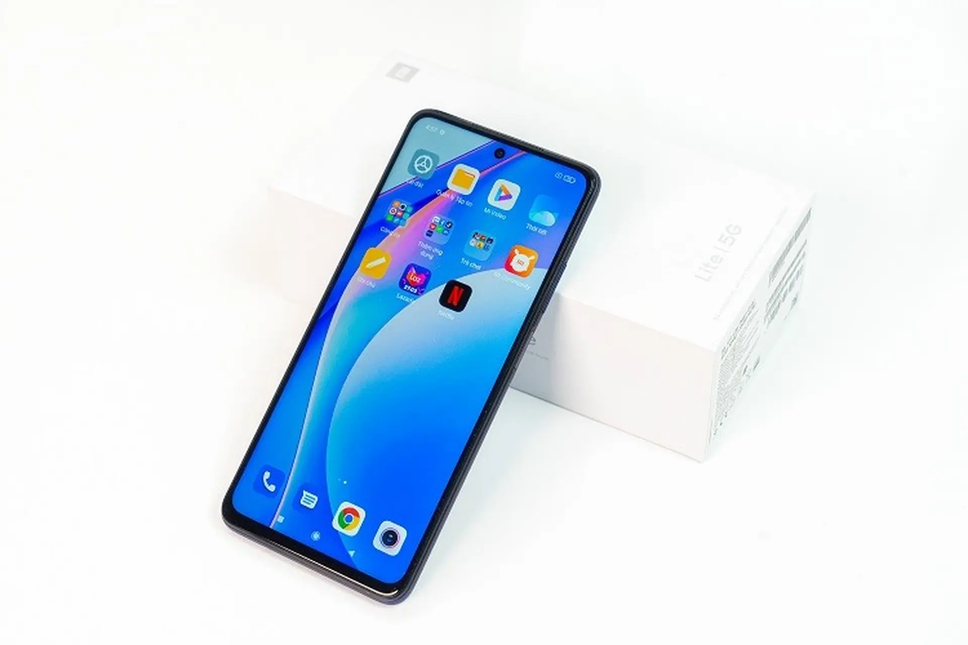 Kết nối 5G, Snapdragon 750G và màn hình 120Hz, đây là chọn lựa tuyệt vời để "chiến" game ở tầm trung