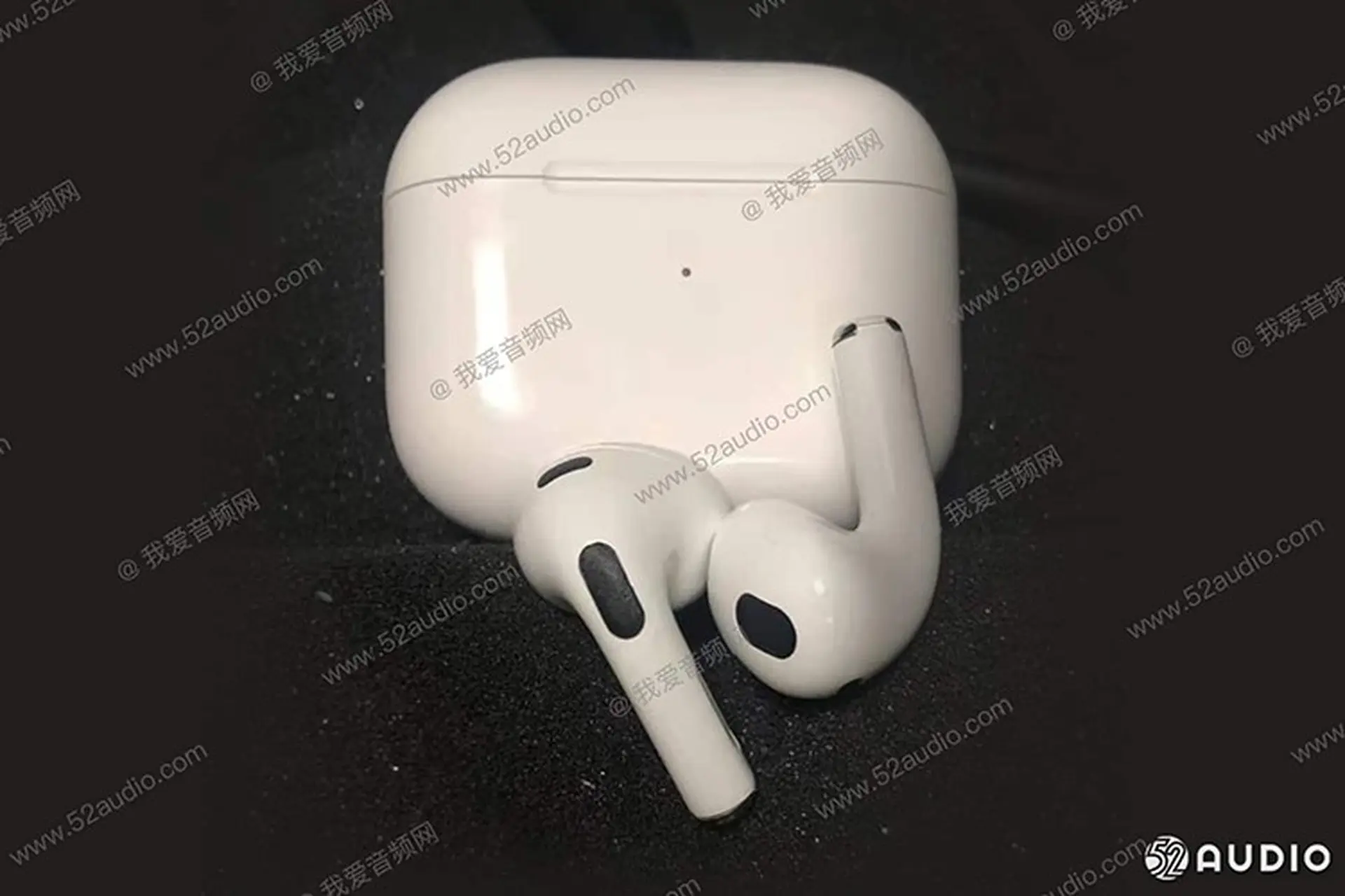 AirPods 3 lộ ảnh thực tế với thiết kế cực kỳ nhỏ gọn