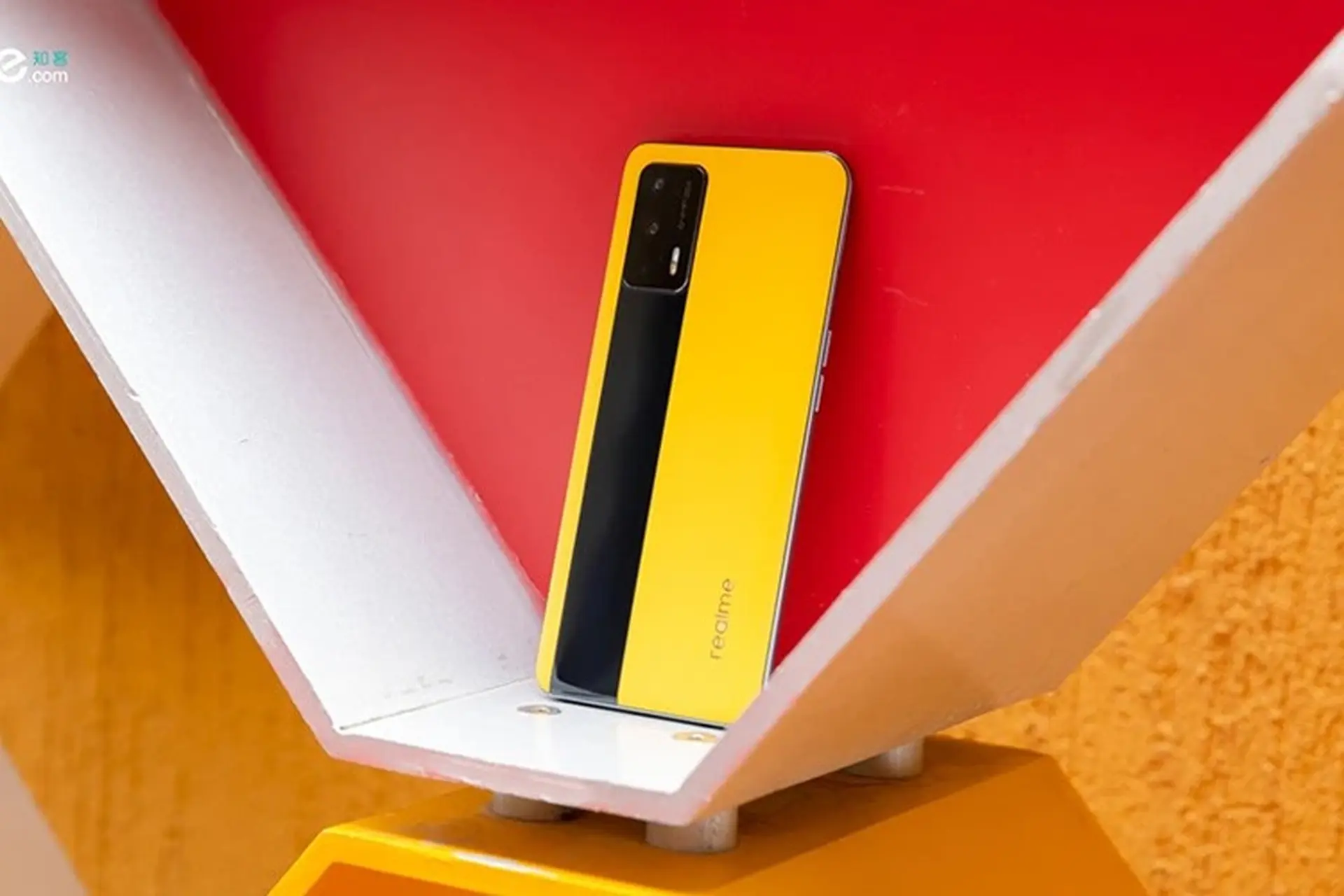 Realme bán hơn 30.000 chiếc Realme GT chỉ trong vài giây