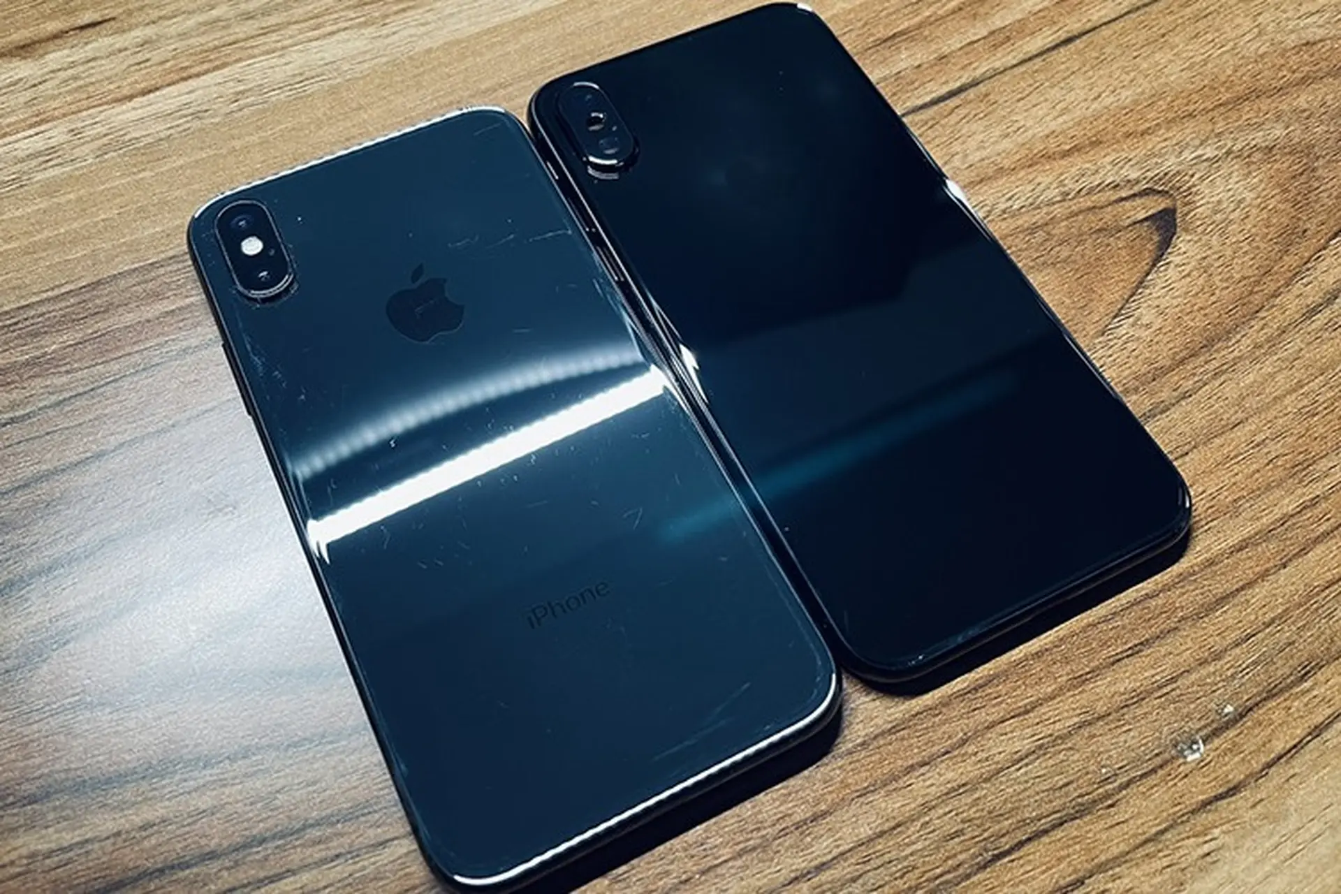 Đây là phiên bản iPhone X “đen bóng” chưa được Apple phát hành