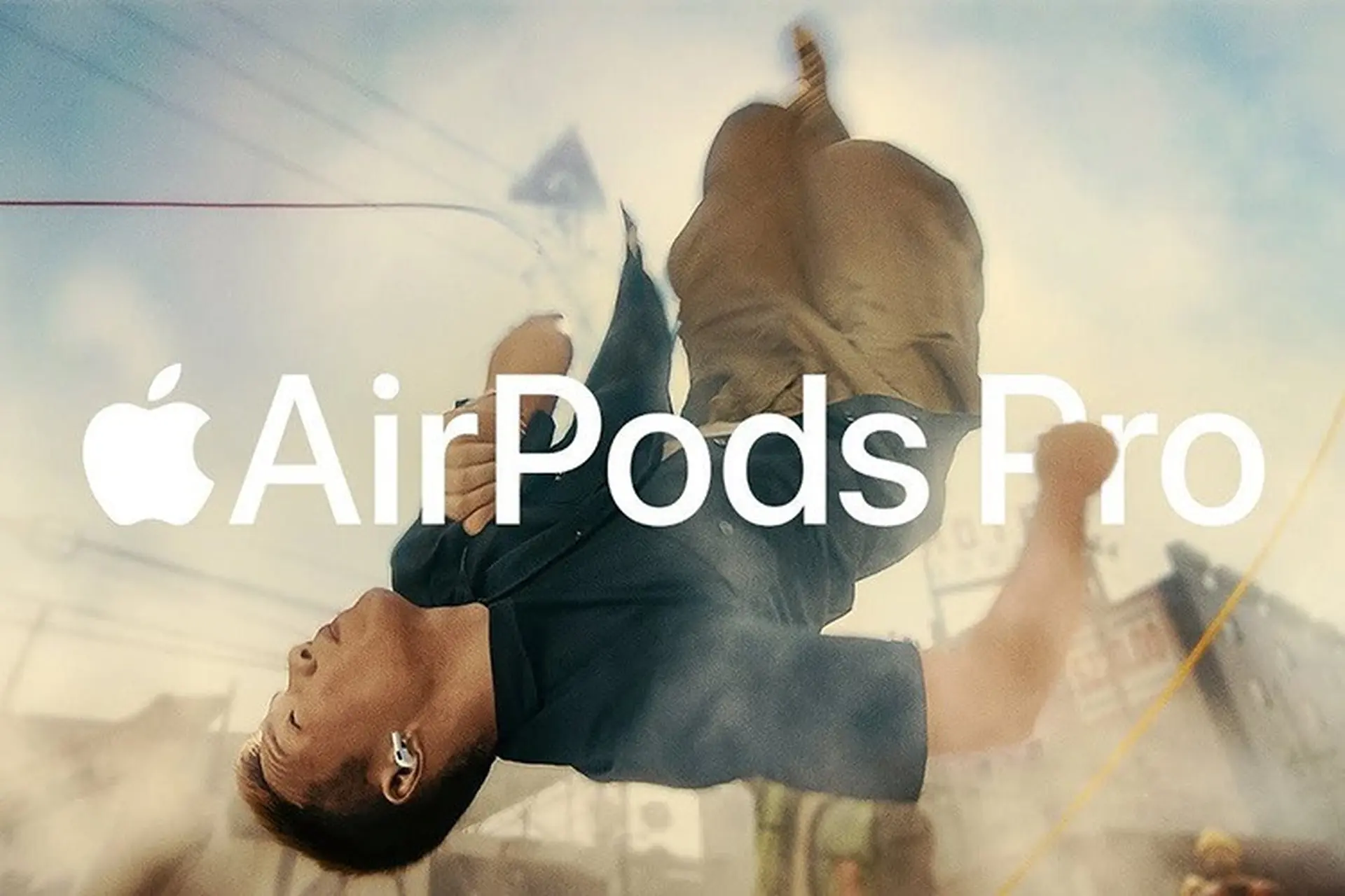 Apple phát hành hai video quảng cáo mới về AirPods Pro và iPhone 12 series