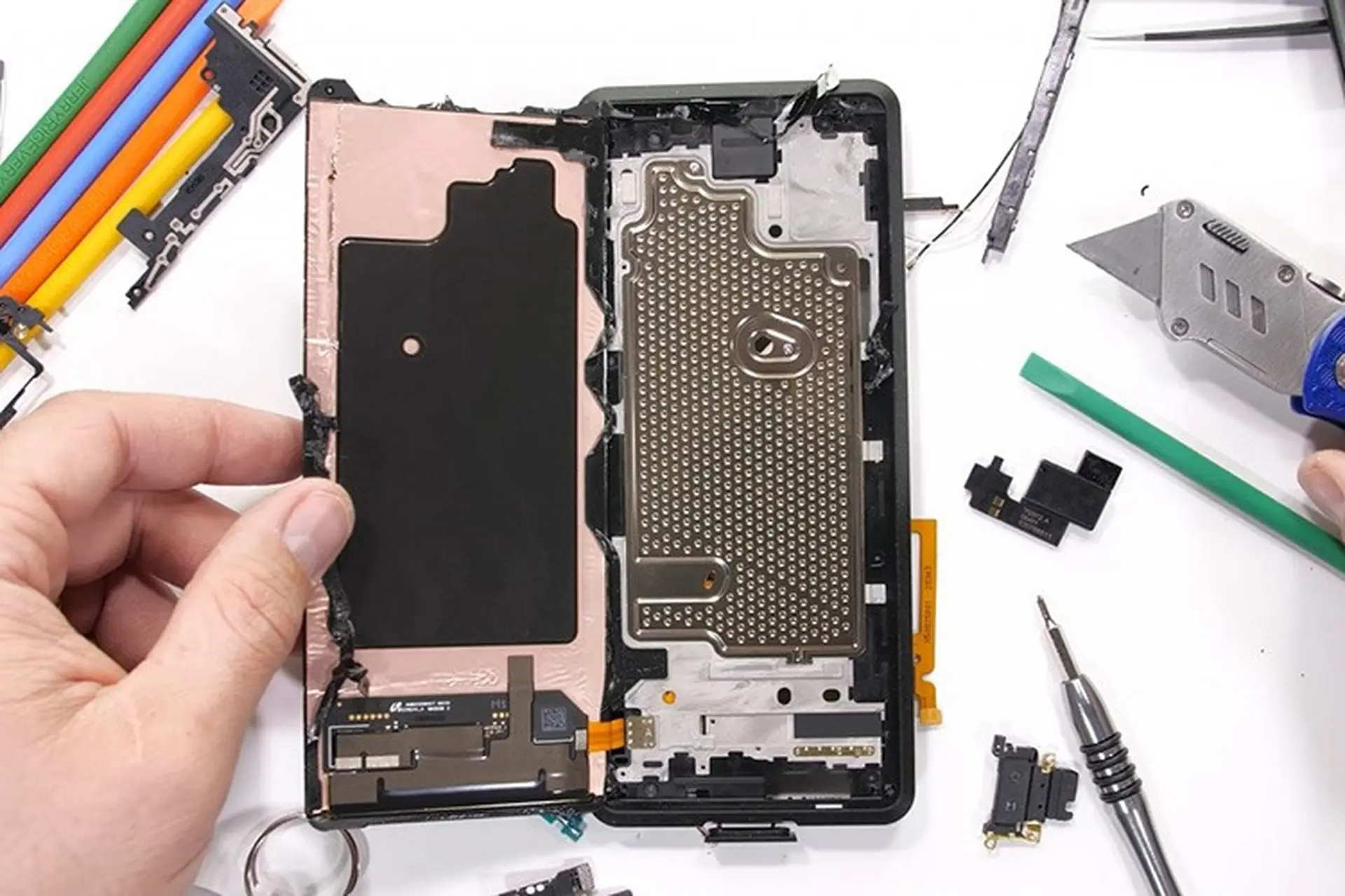 Sony Xperia Pro có hệ thống làm mát bằng hơi nước lớn nhất trên điện thoại