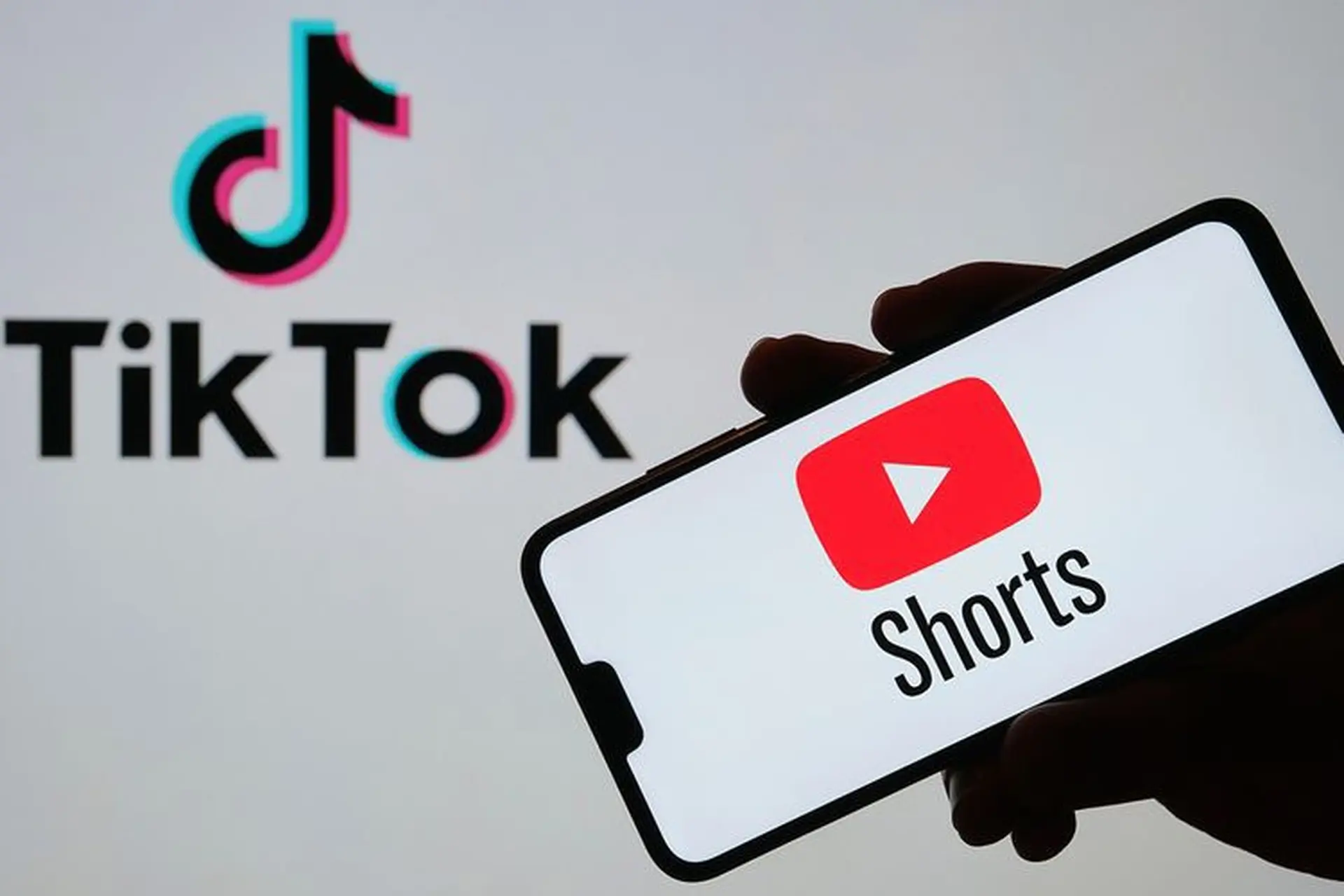 Cạnh tranh TikTok, Youtube bắt đầu thử nghiệm tính năng clip ngắn Shorts 