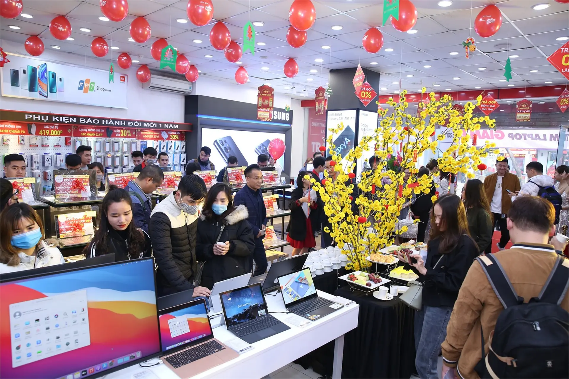 FPT Shop giảm 10% hàng trăm mẫu laptop gaming