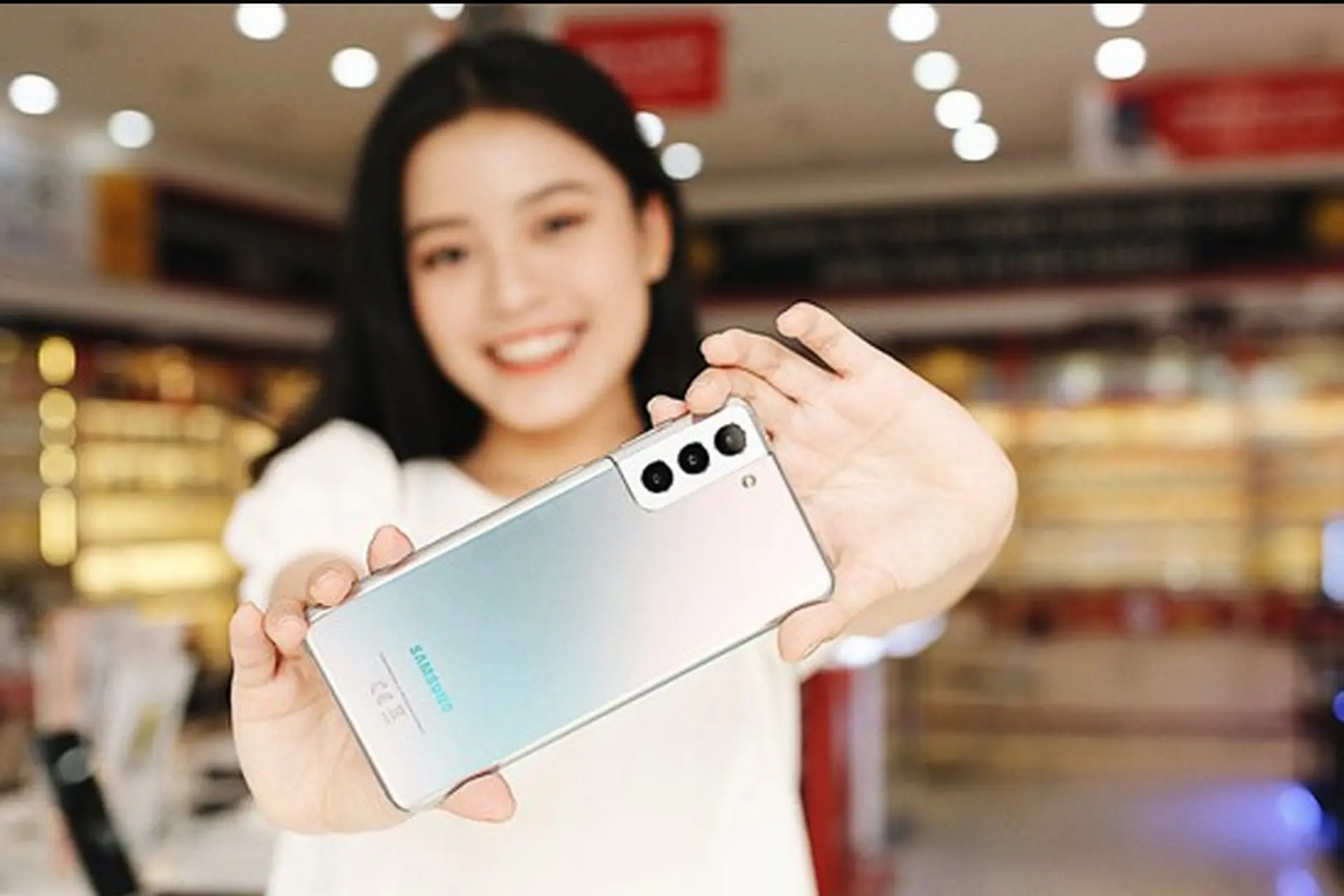Samsung Galaxy S21 nhận bản cập nhật lớn, cải tiến chất lượng camera 