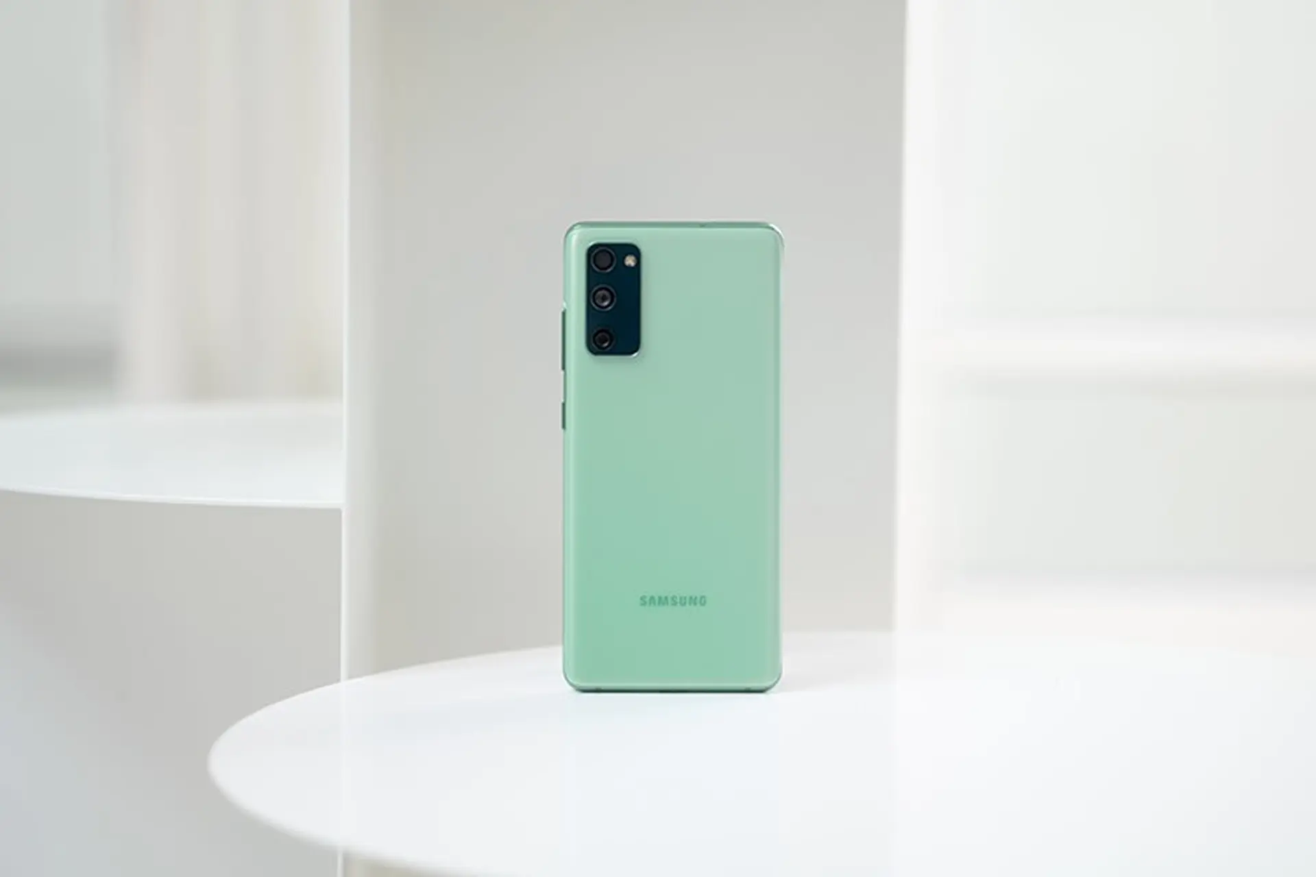 Samsung Galaxy S21 FE sẽ ra mắt với tùy chọn màu xanh mới, camera selfie 32MP