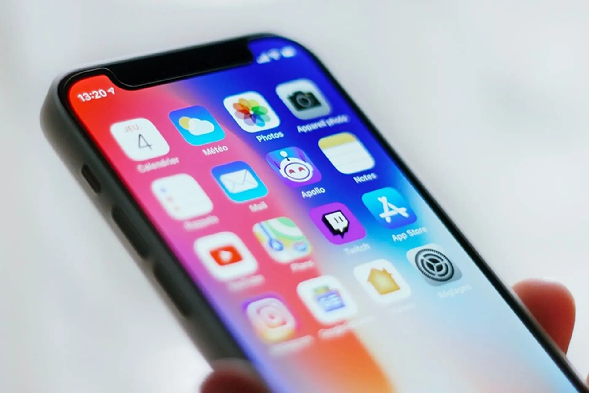 iPhone 12 series sẽ giúp doanh số smartphone toàn cầu tăng 50%