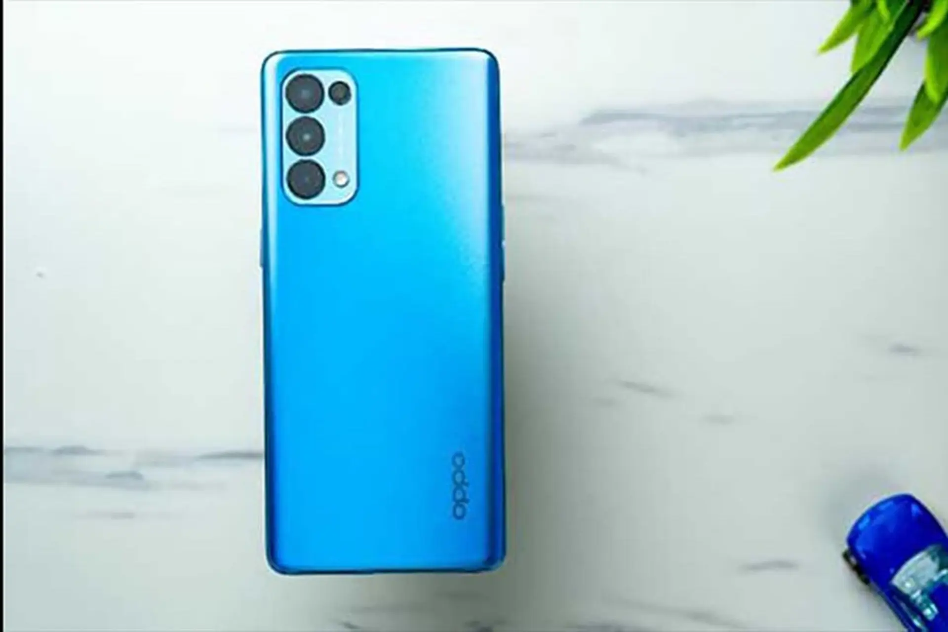 Rò rỉ cấu hình OPPO Reno6: Màn hình 90Hz, chip Dimensity 1200 và 4 camera 64MP