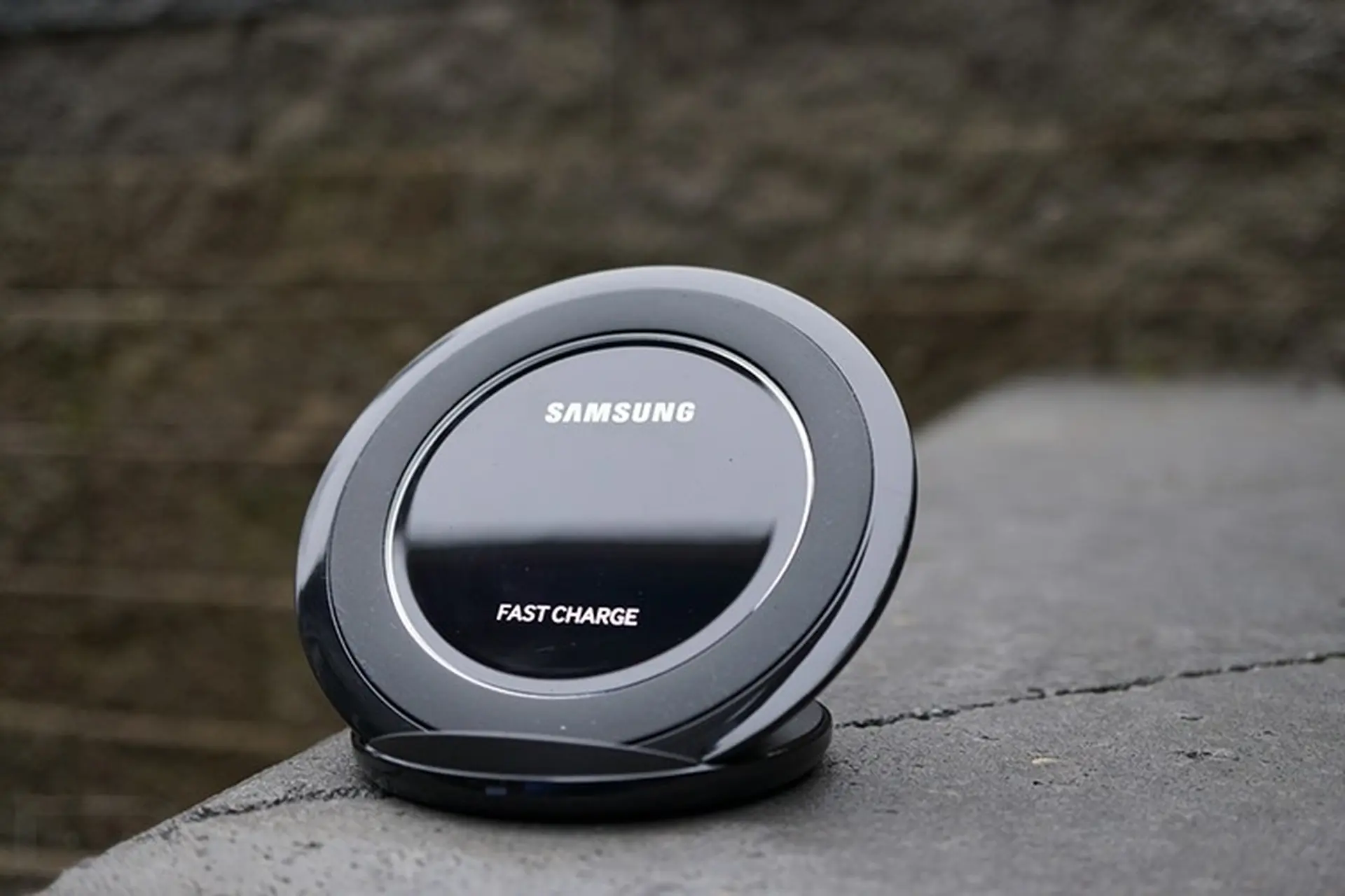 Cách sử dụng sạc không dây Samsung