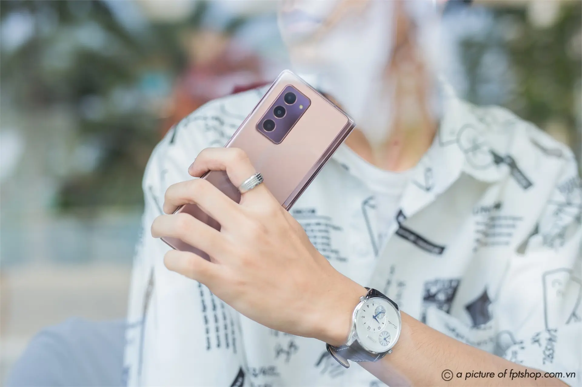 Chủ nhân Galaxy Z Fold2 được hưởng dịch vụ cao cấp nào từ gói Galaxy Z Premier?