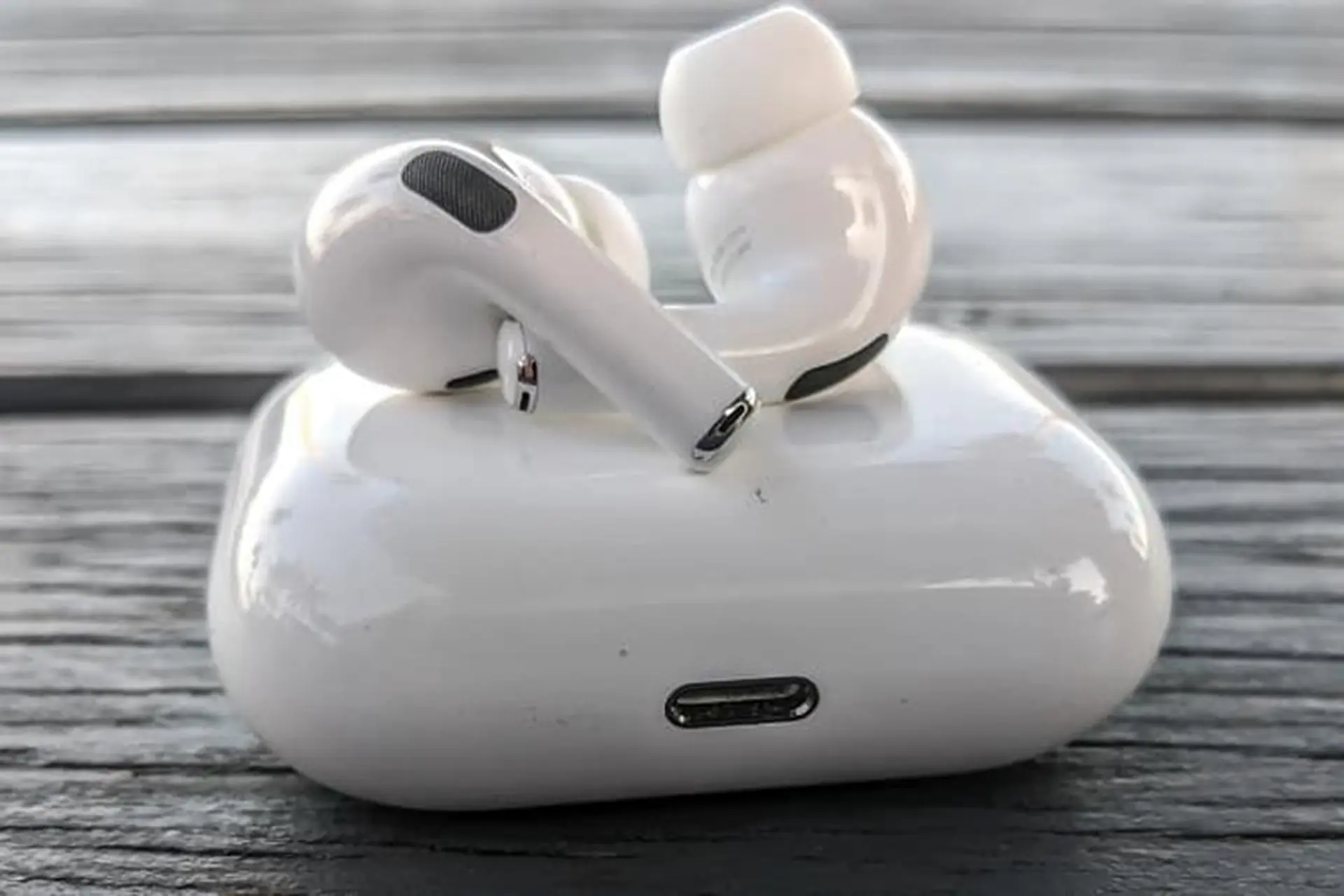 Apple cập nhật firmware AirPods Pro và AirPods 2 lên phiên bản 3E751