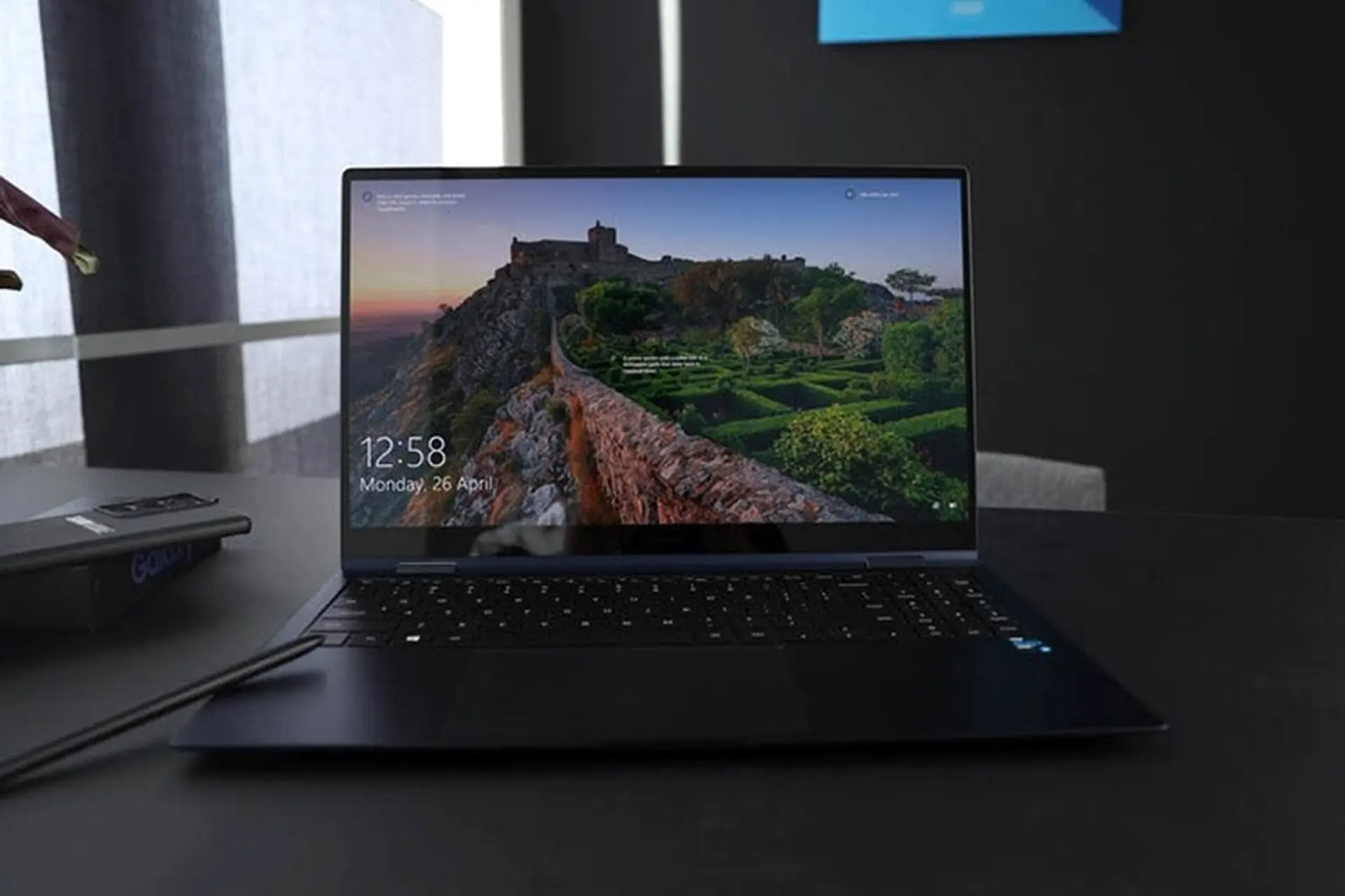 Trên tay Samsung Galaxy Book Pro 360: Đây có phải là chiếc laptop của tương lai?