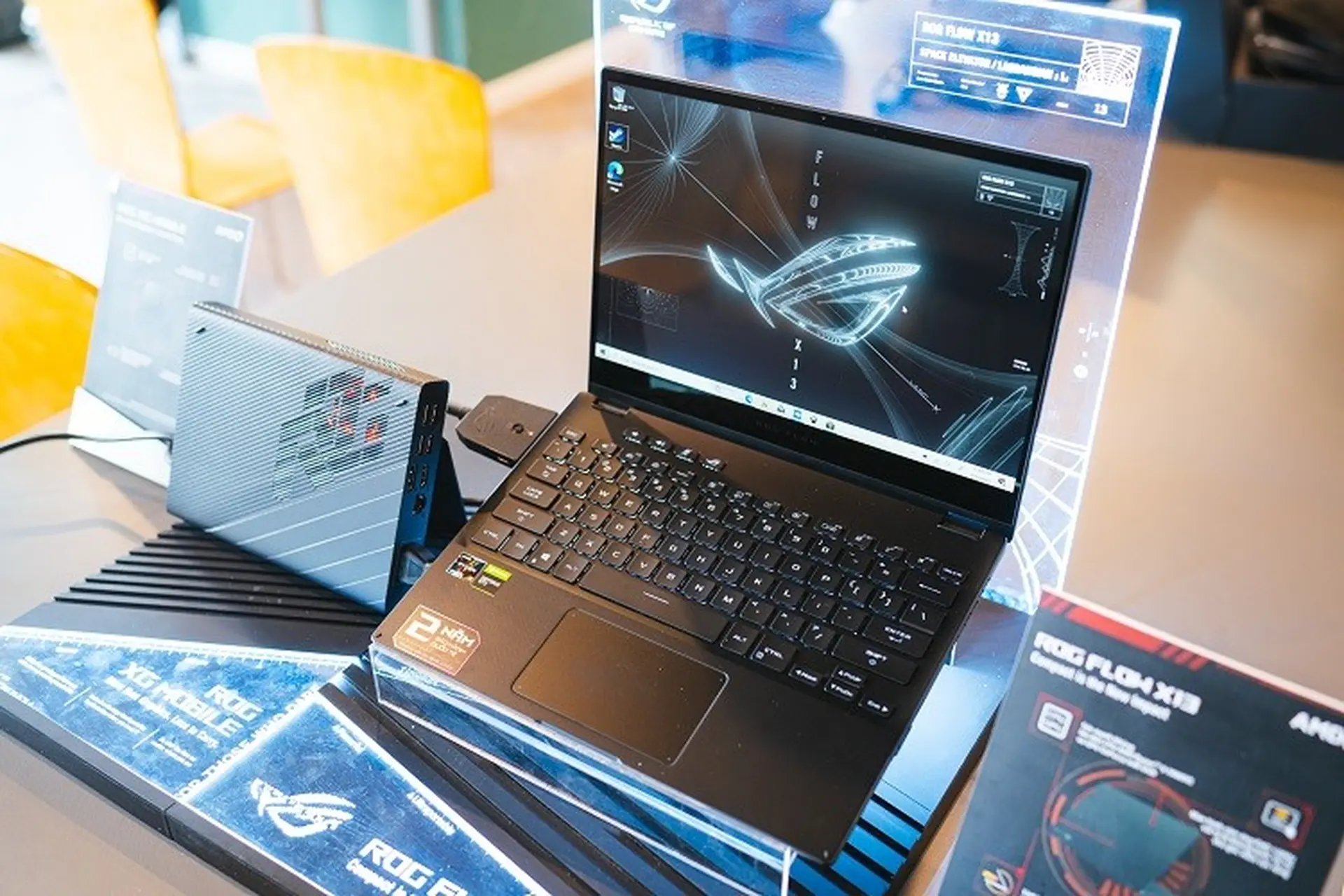 ROG giới thiệu laptop gaming xoay gập ROG Flow X13 tại thị trường Việt Nam