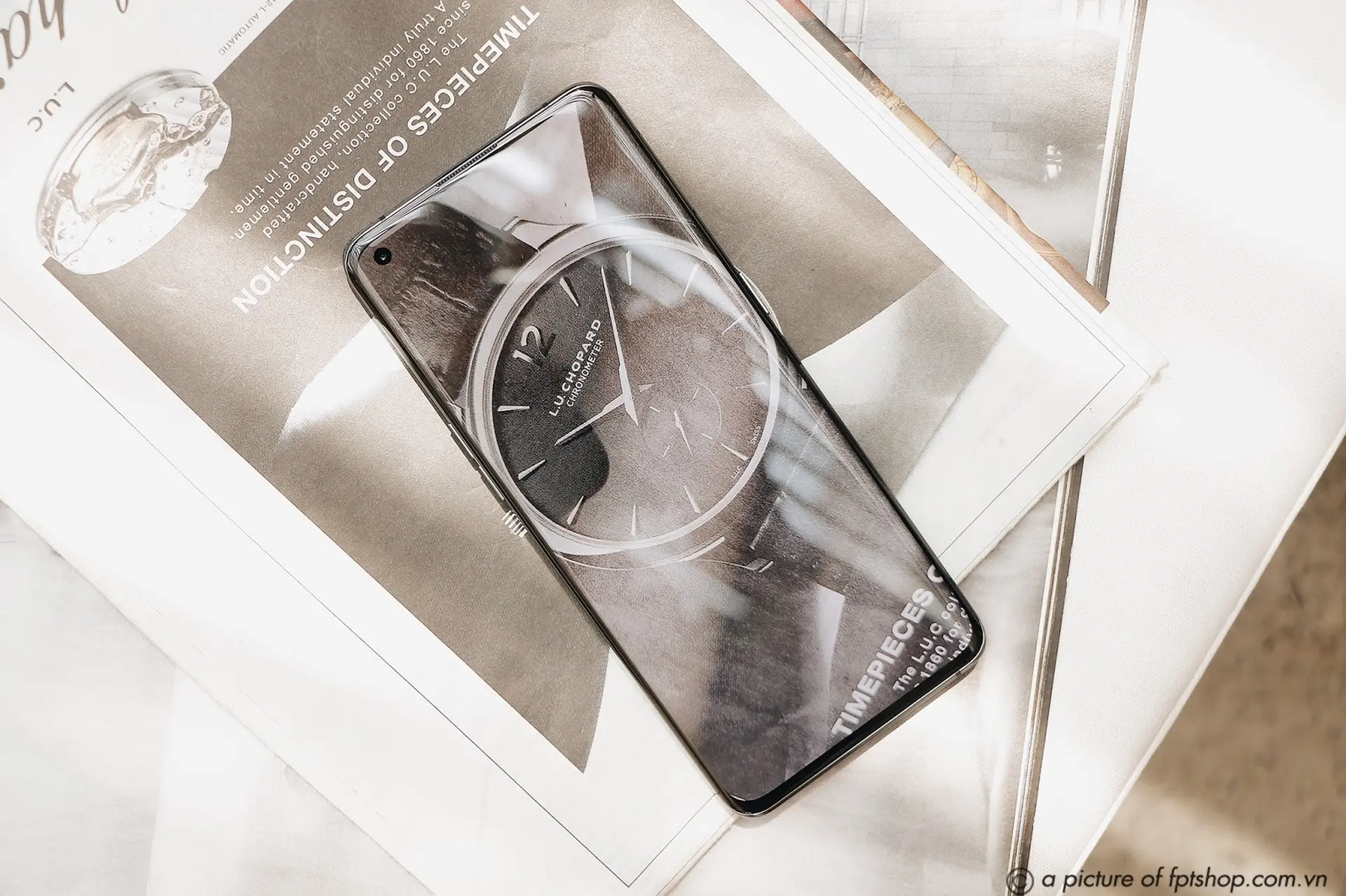 FPT Shop tặng OPPO Watch trị giá 5,99 triệu cho khách hàng đặt trước OPPO Find X3 Pro 5G