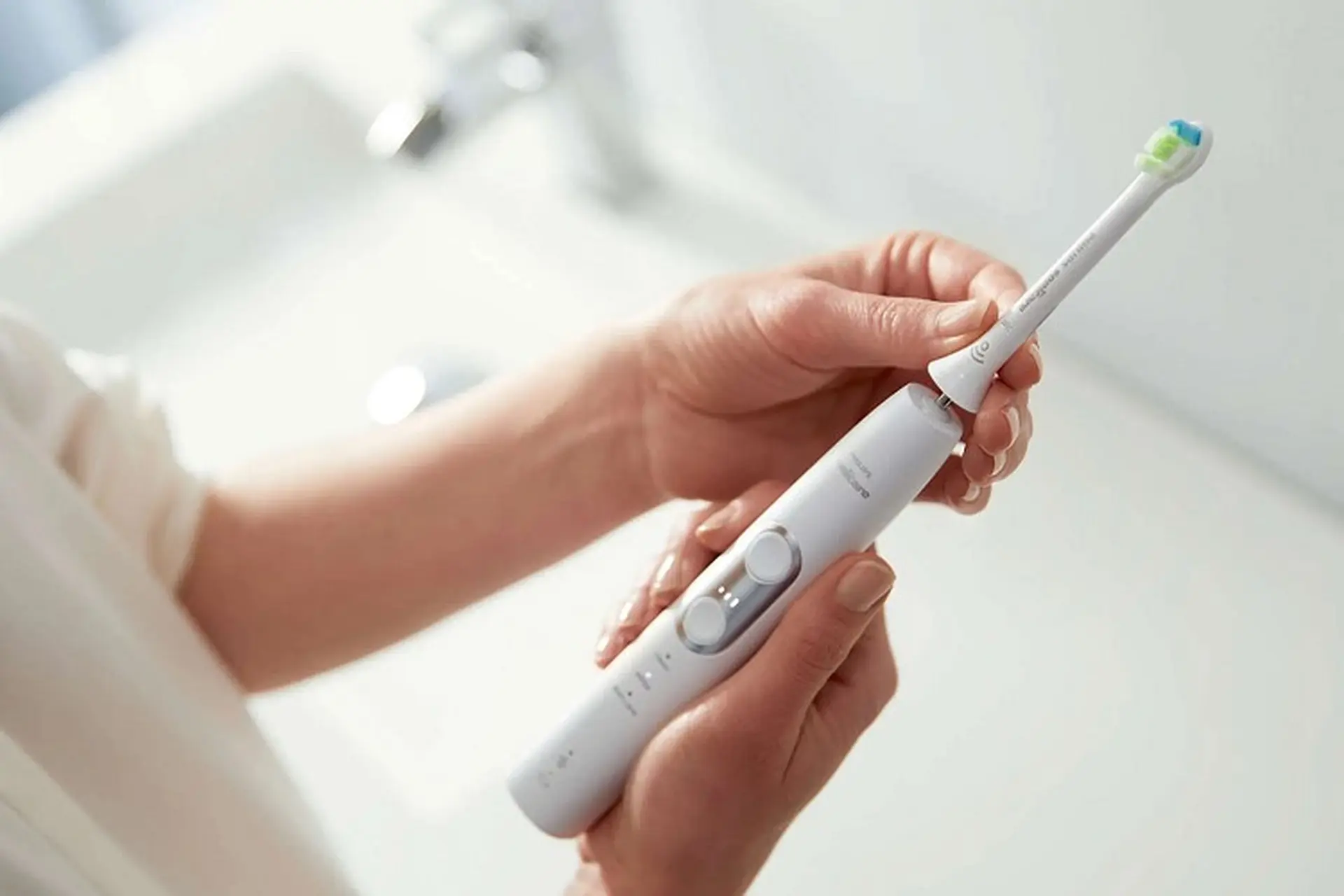 4 Lưu ý cần thiết khi sử dụng bàn chải đánh răng điện